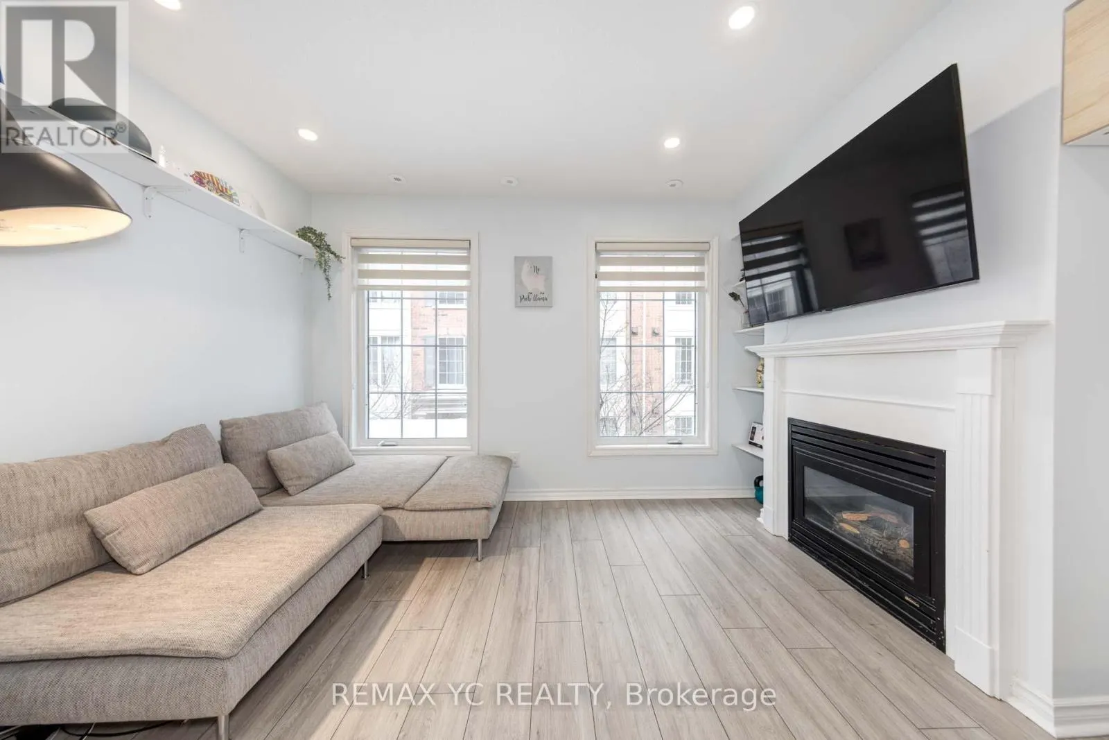 526 - 3 EVERSON DRIVE