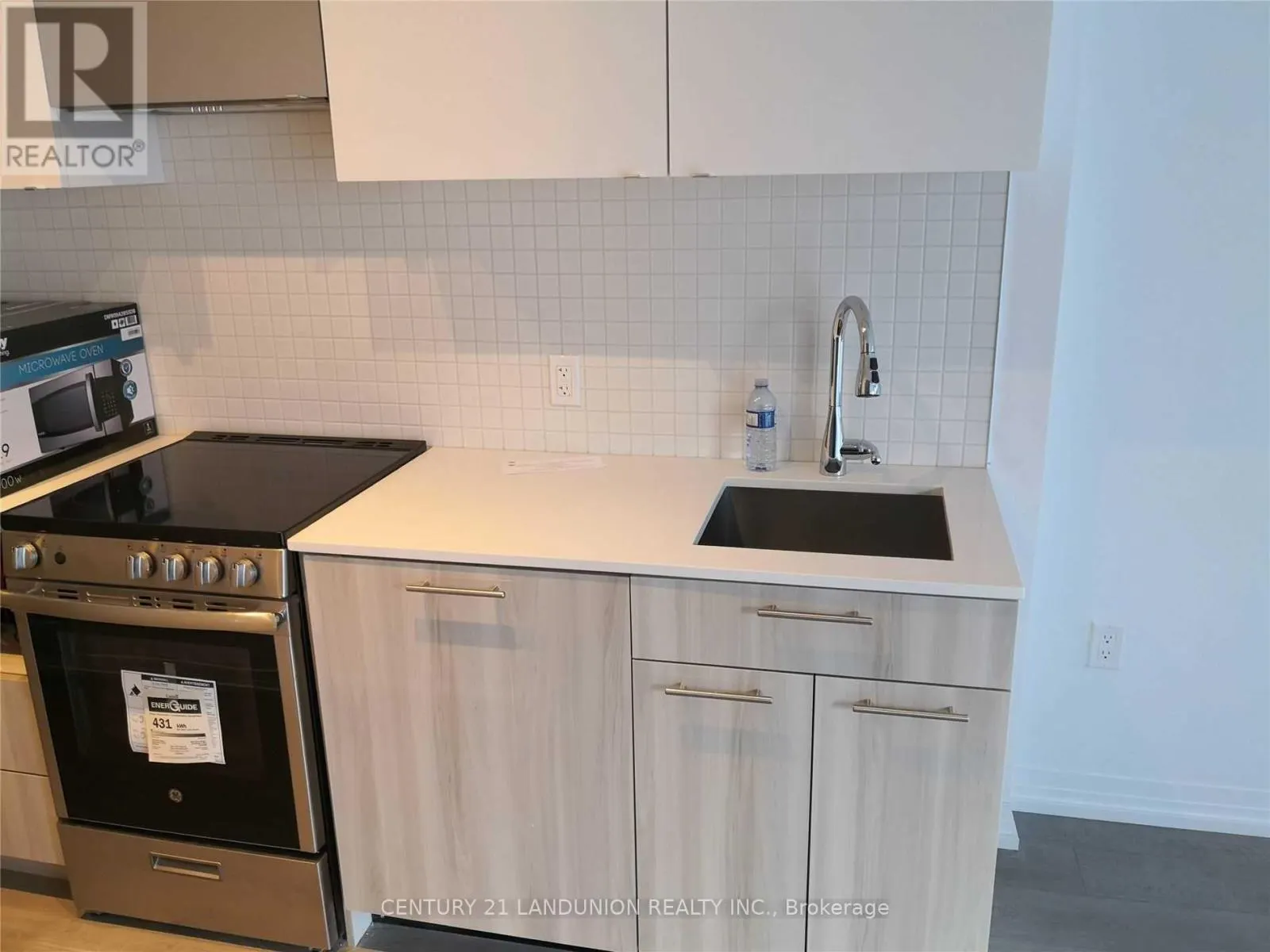 1423 - 251 JARVIS STREET