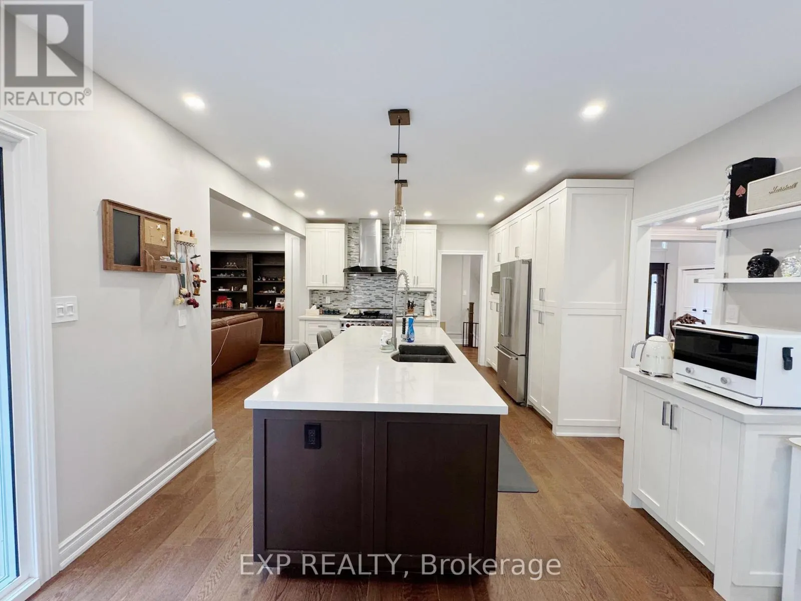 98 CLARINDA DRIVE
