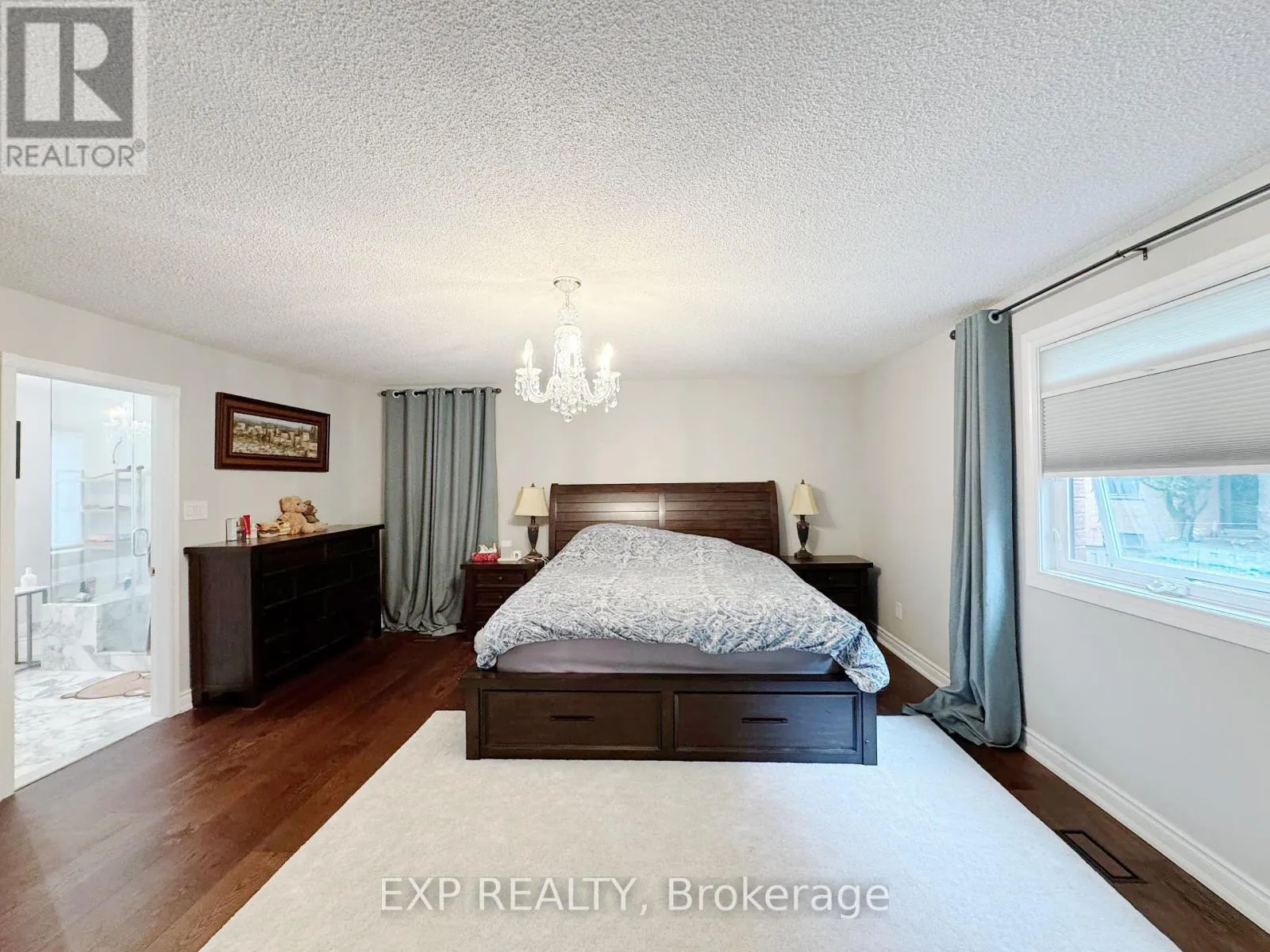 98 CLARINDA DRIVE