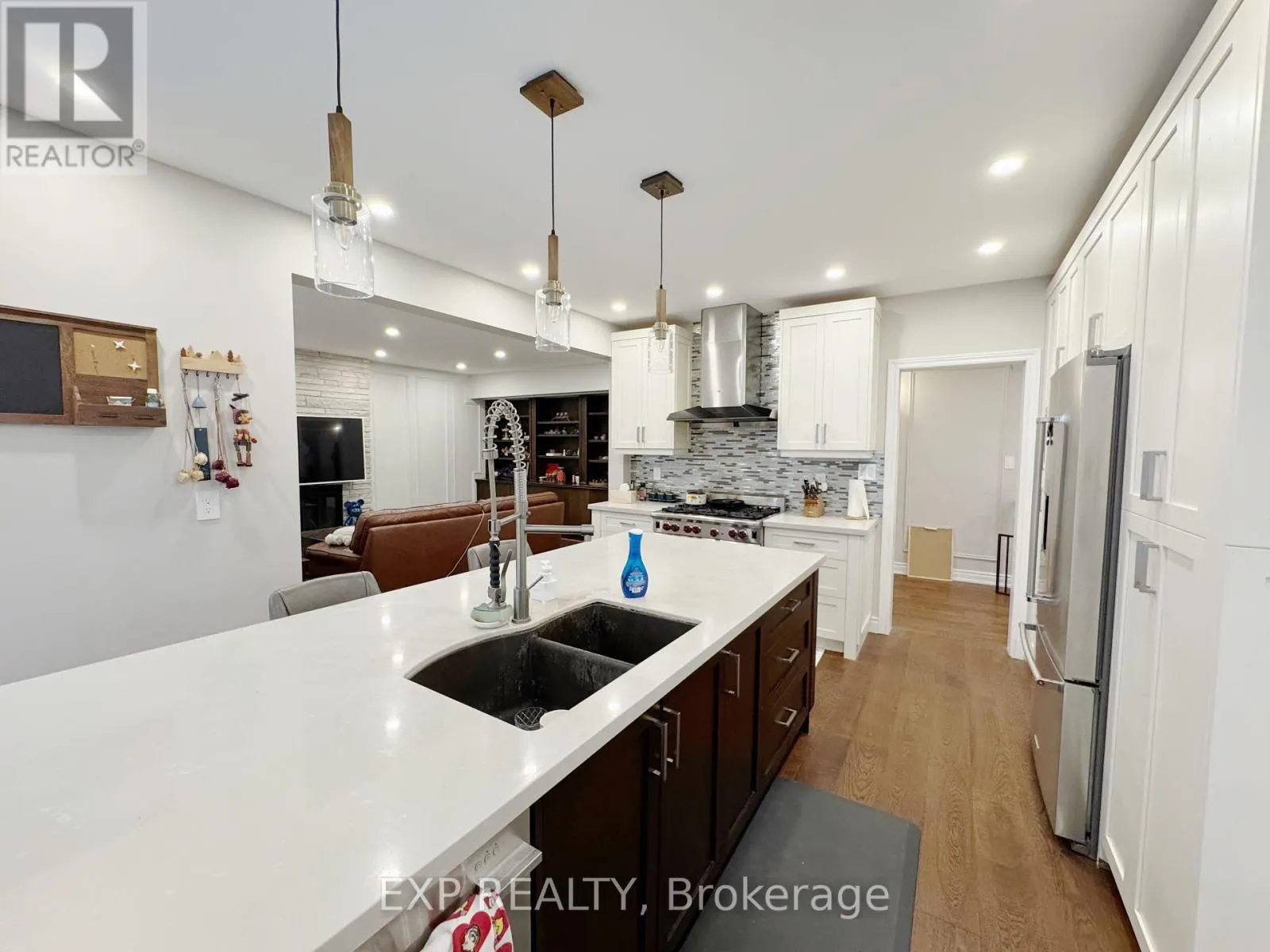 98 CLARINDA DRIVE