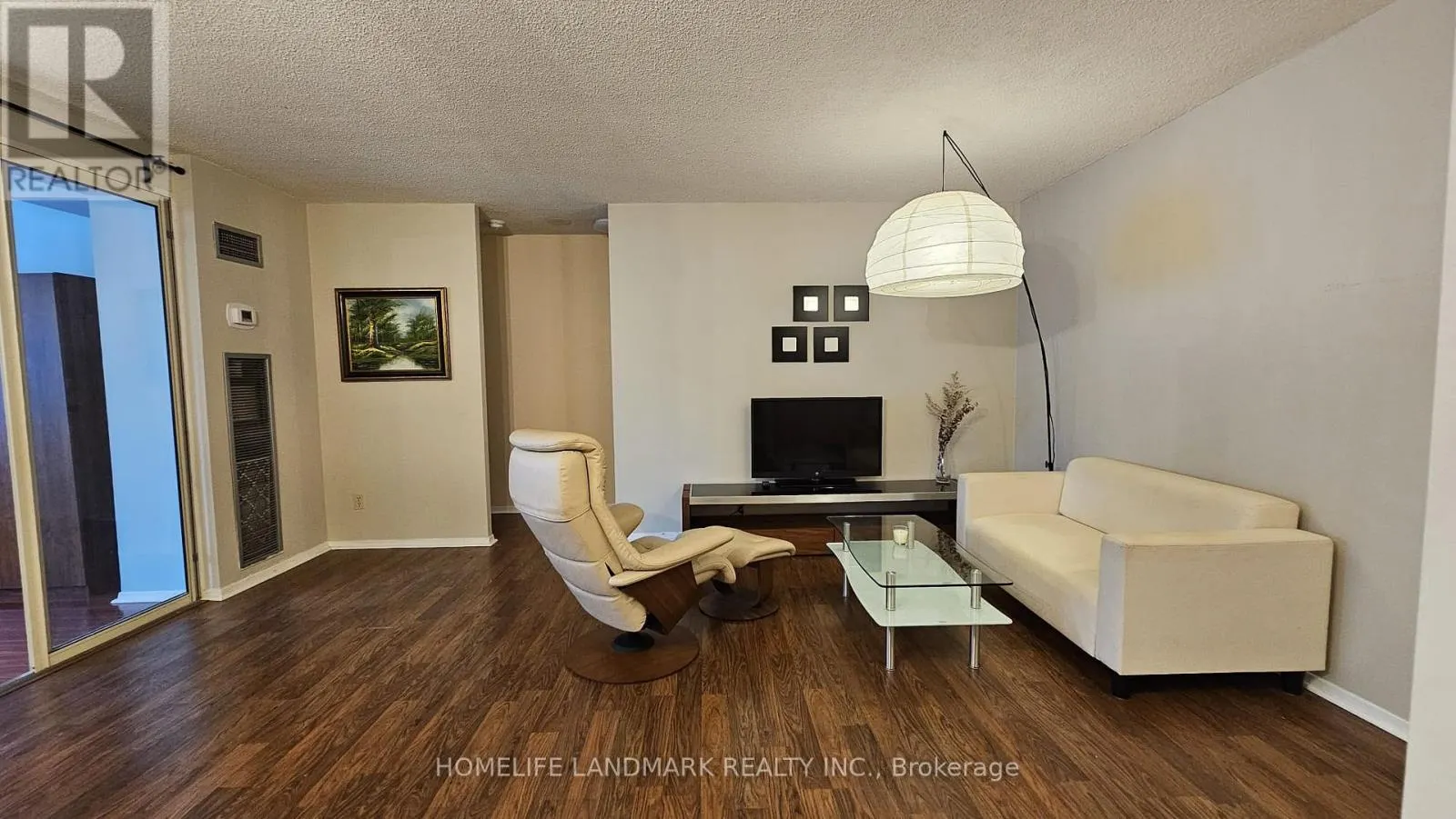 1110 - 633 BAY STREET