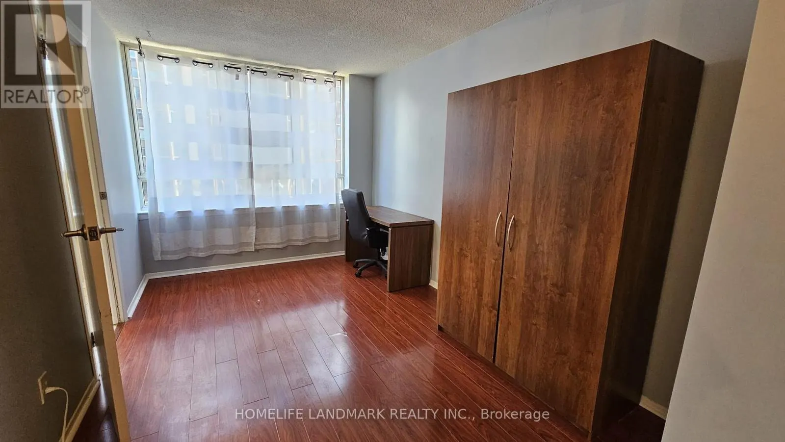 1110 - 633 BAY STREET