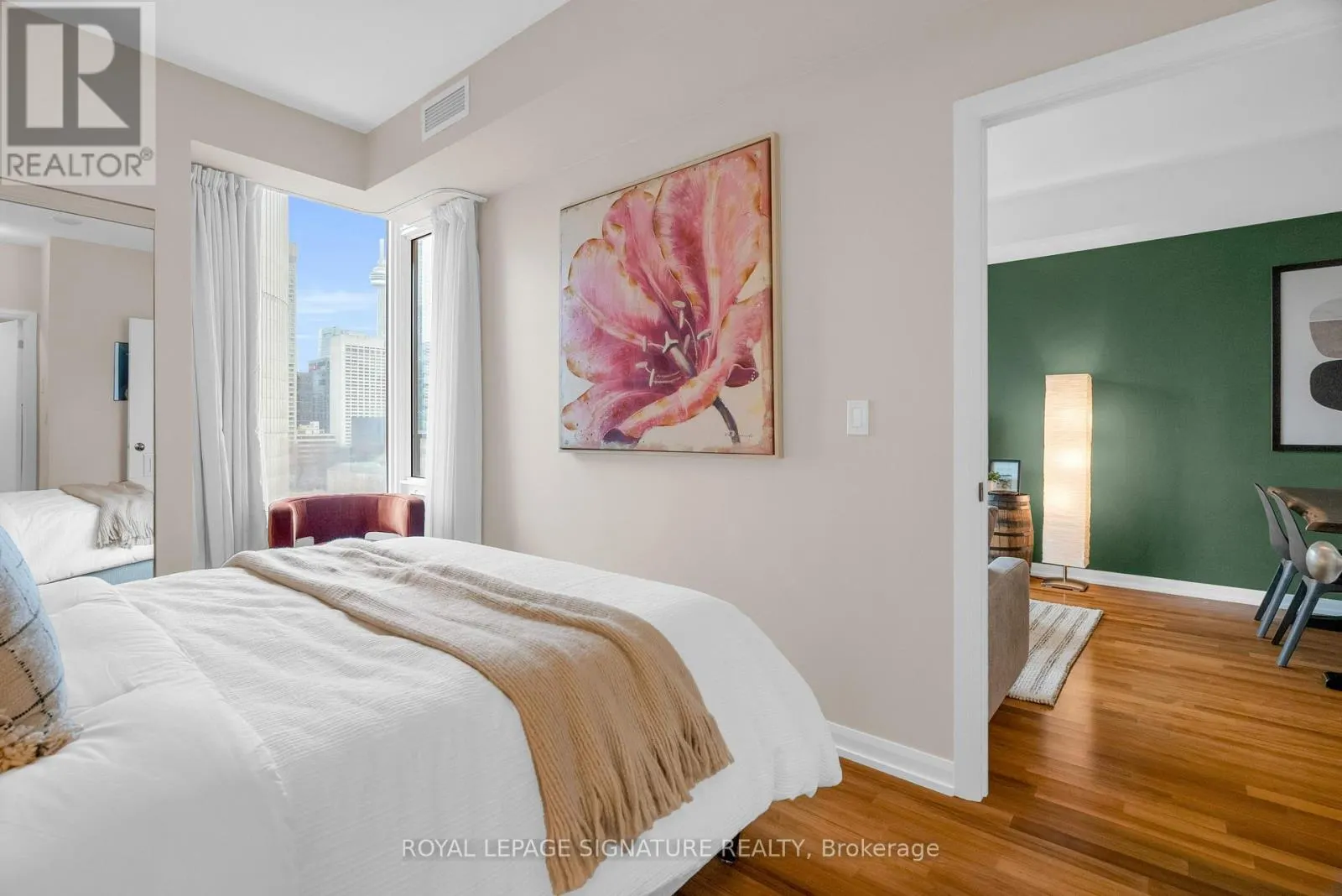 1208 - 111 ELIZABETH STREET