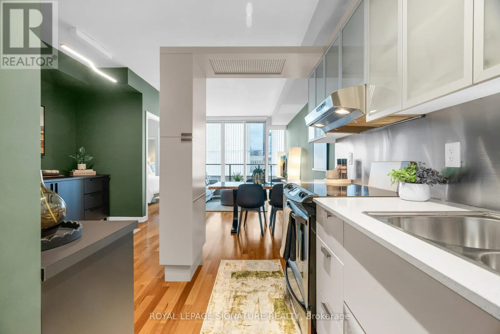 1208 - 111 ELIZABETH STREET