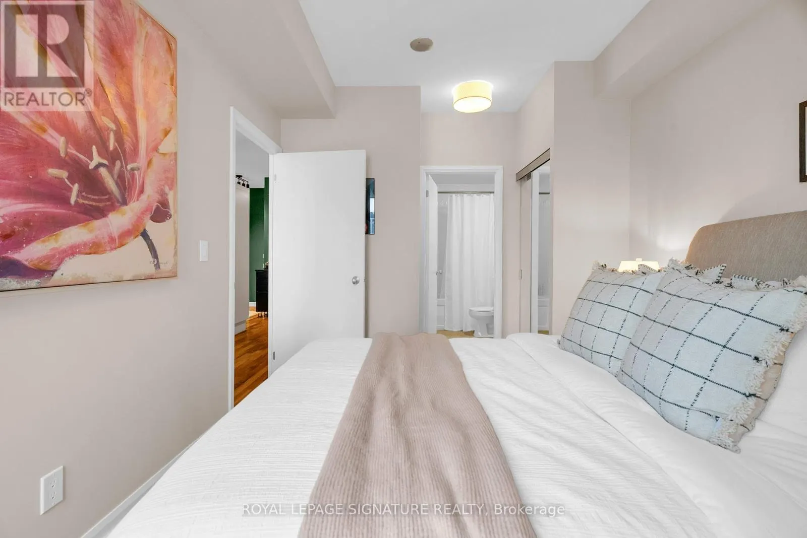 1208 - 111 ELIZABETH STREET