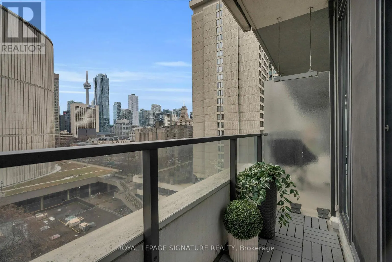 1208 - 111 ELIZABETH STREET