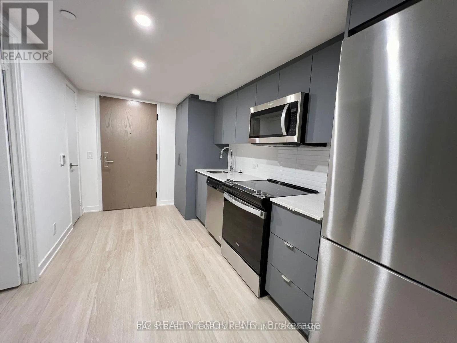 232 - 30 TRETTI WAY