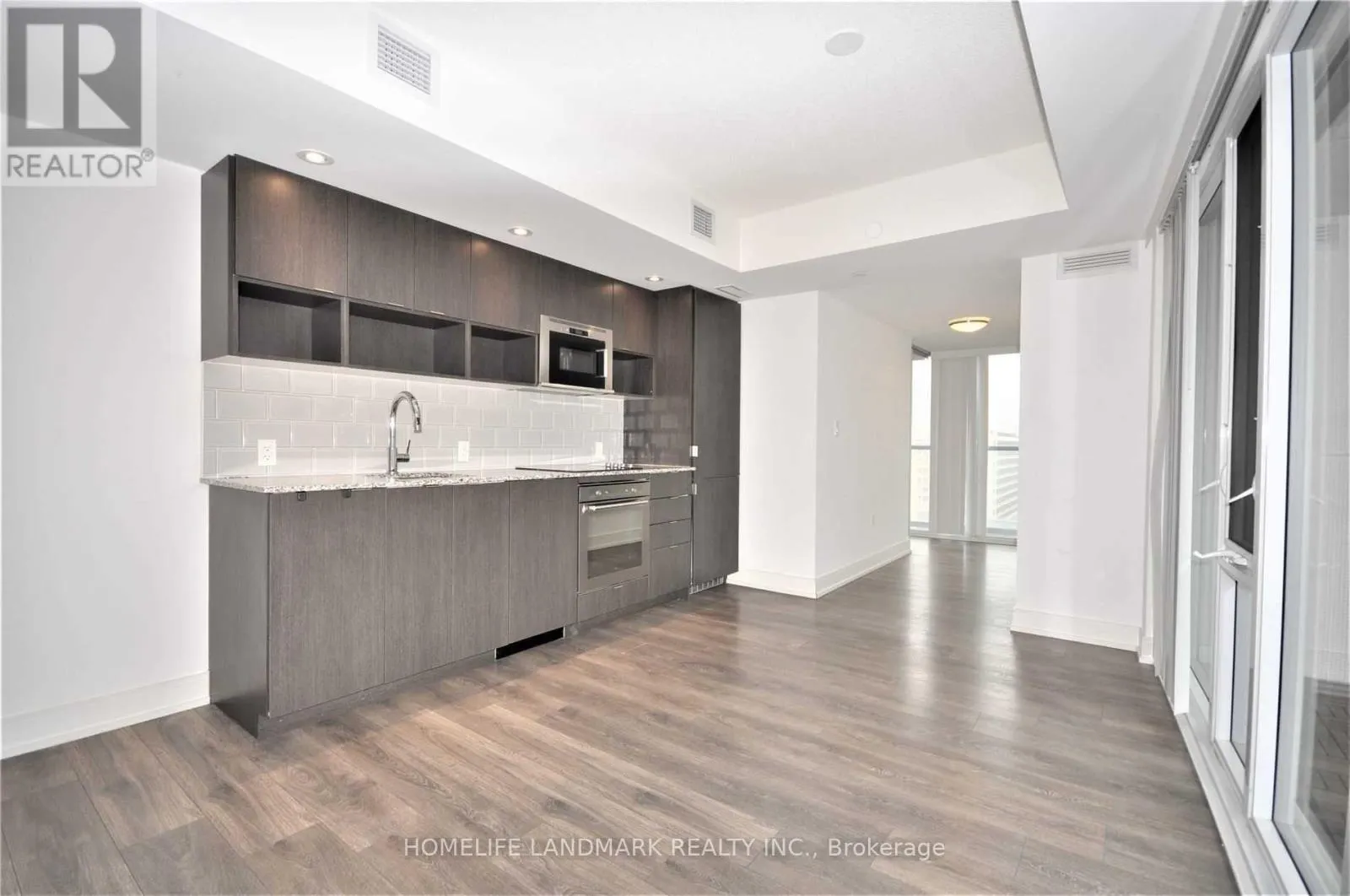 1111 - 89 MCGILL STREET