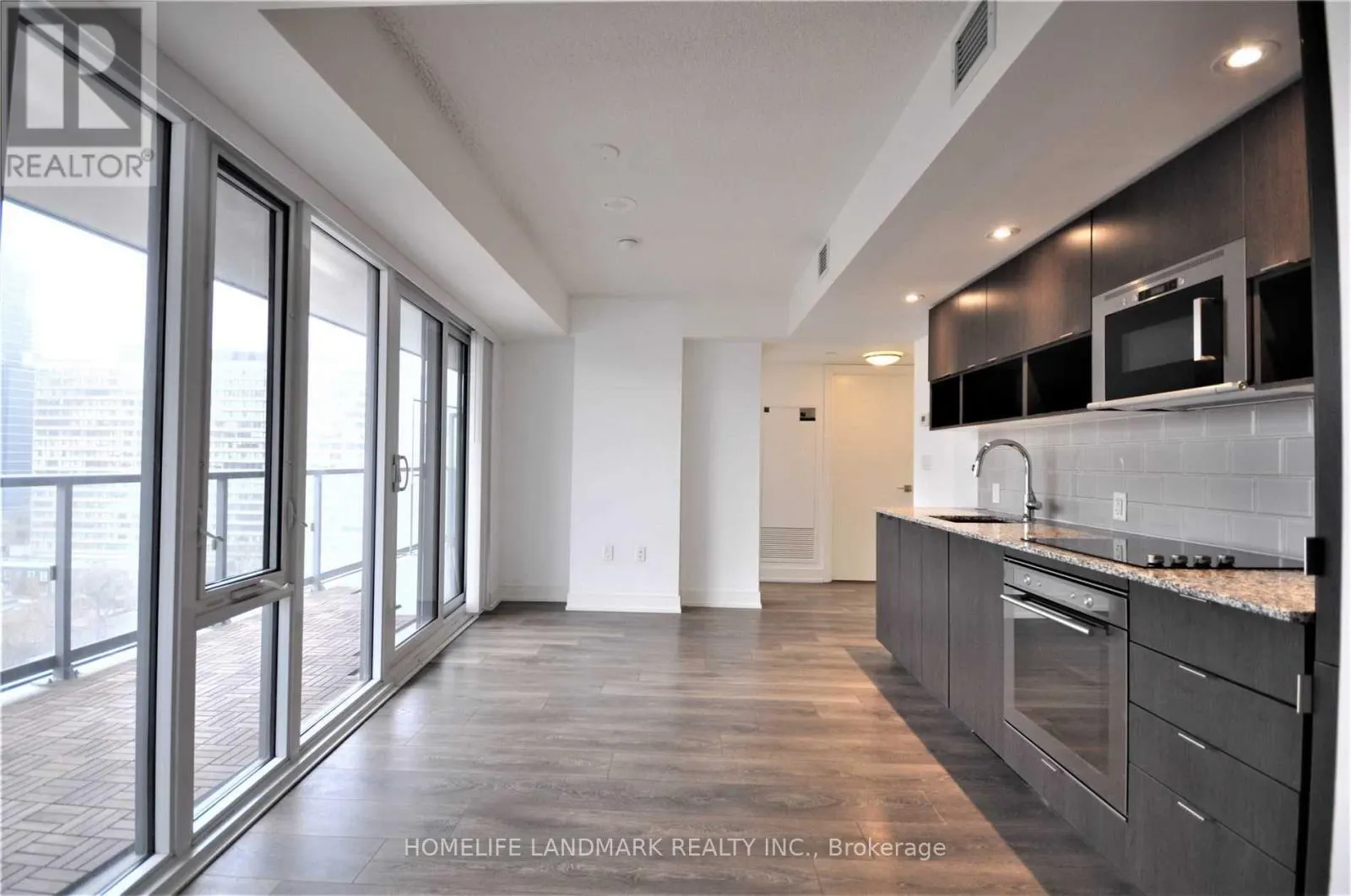 1111 - 89 MCGILL STREET