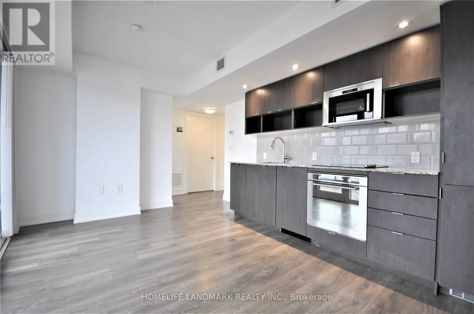 1111 - 89 MCGILL STREET