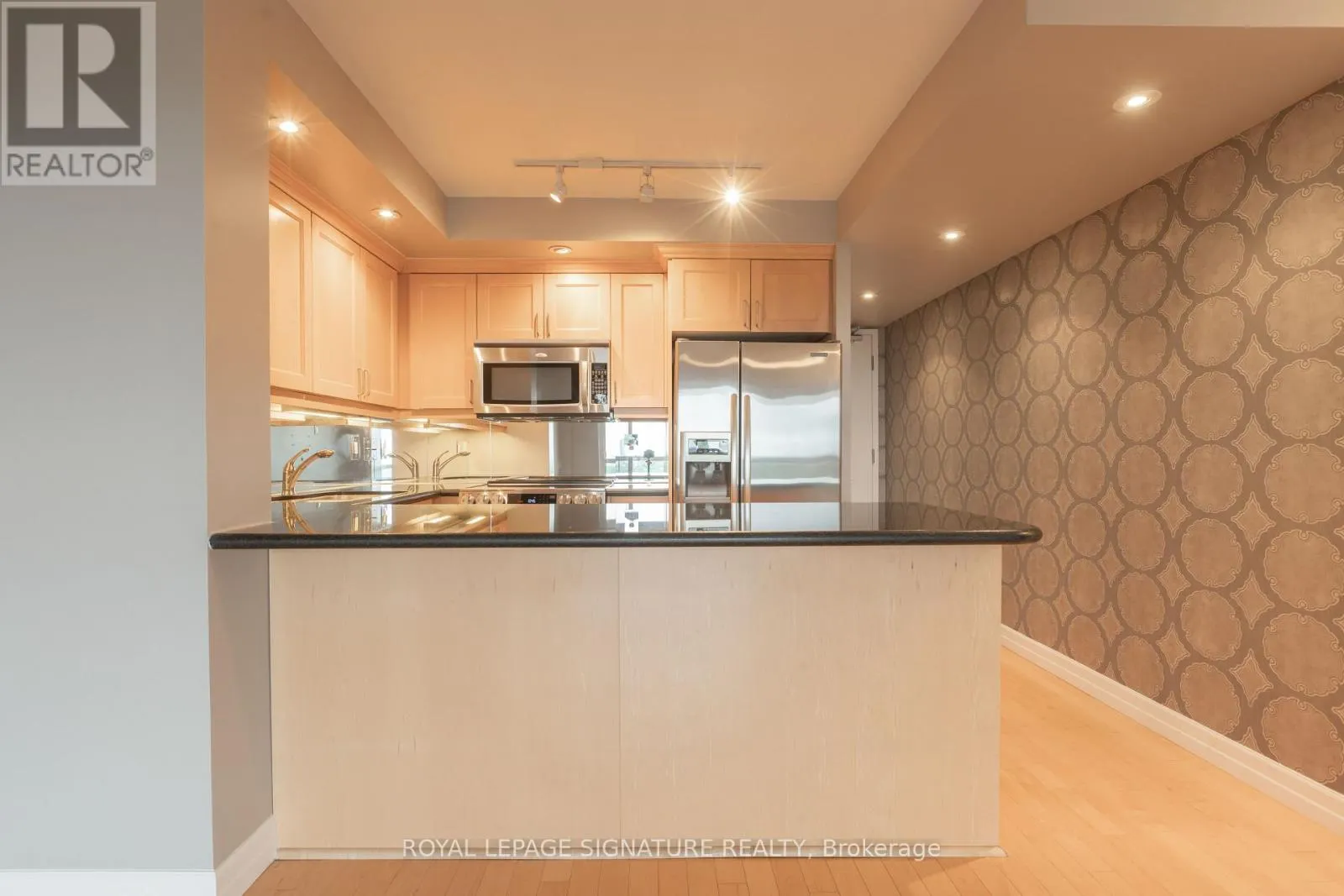 1208 - 900 MOUNT PLEASANT ROAD