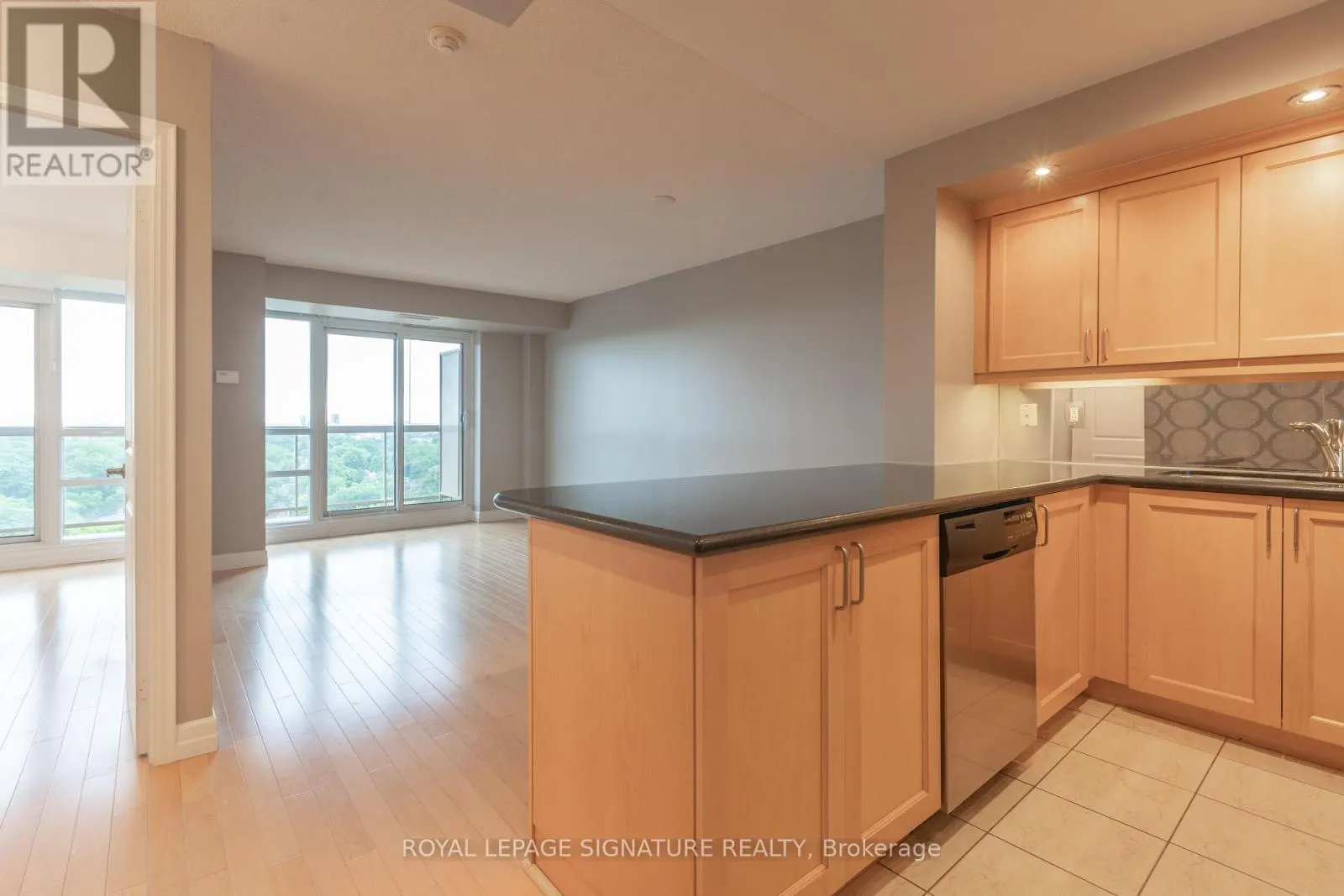 1208 - 900 MOUNT PLEASANT ROAD