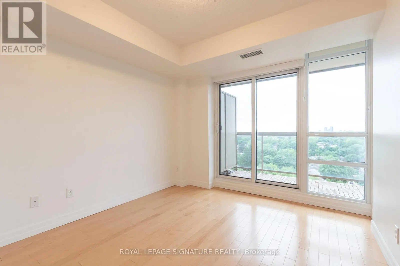 1208 - 900 MOUNT PLEASANT ROAD