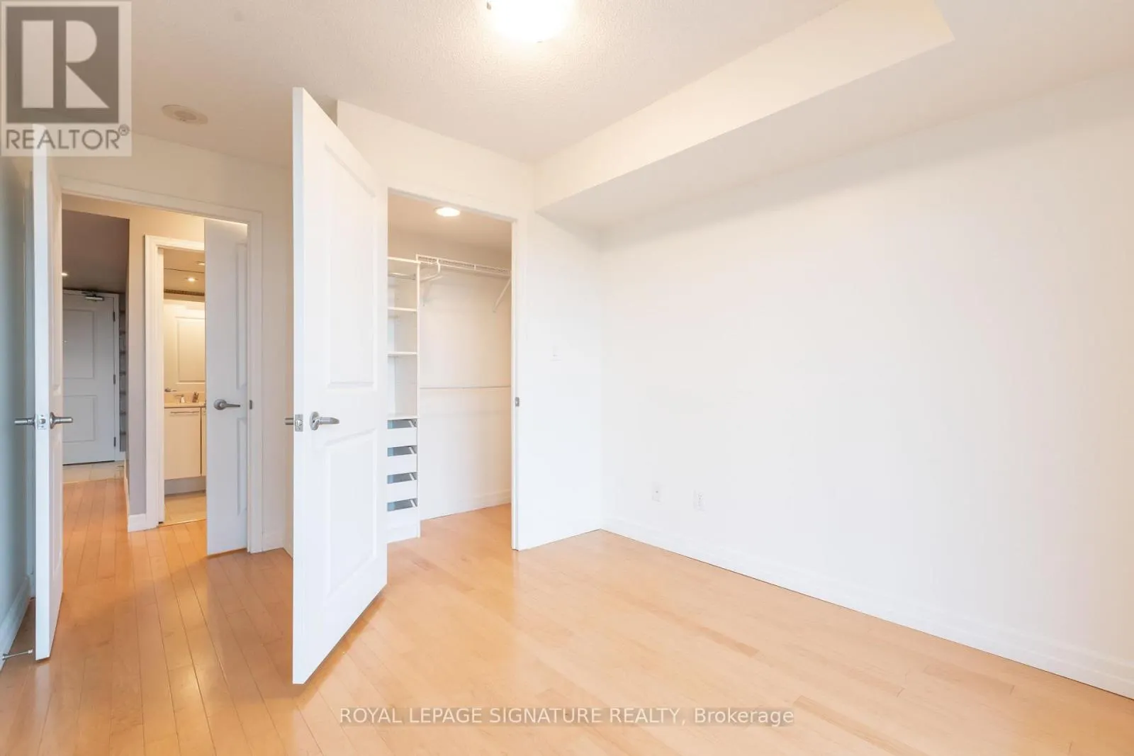 1208 - 900 MOUNT PLEASANT ROAD