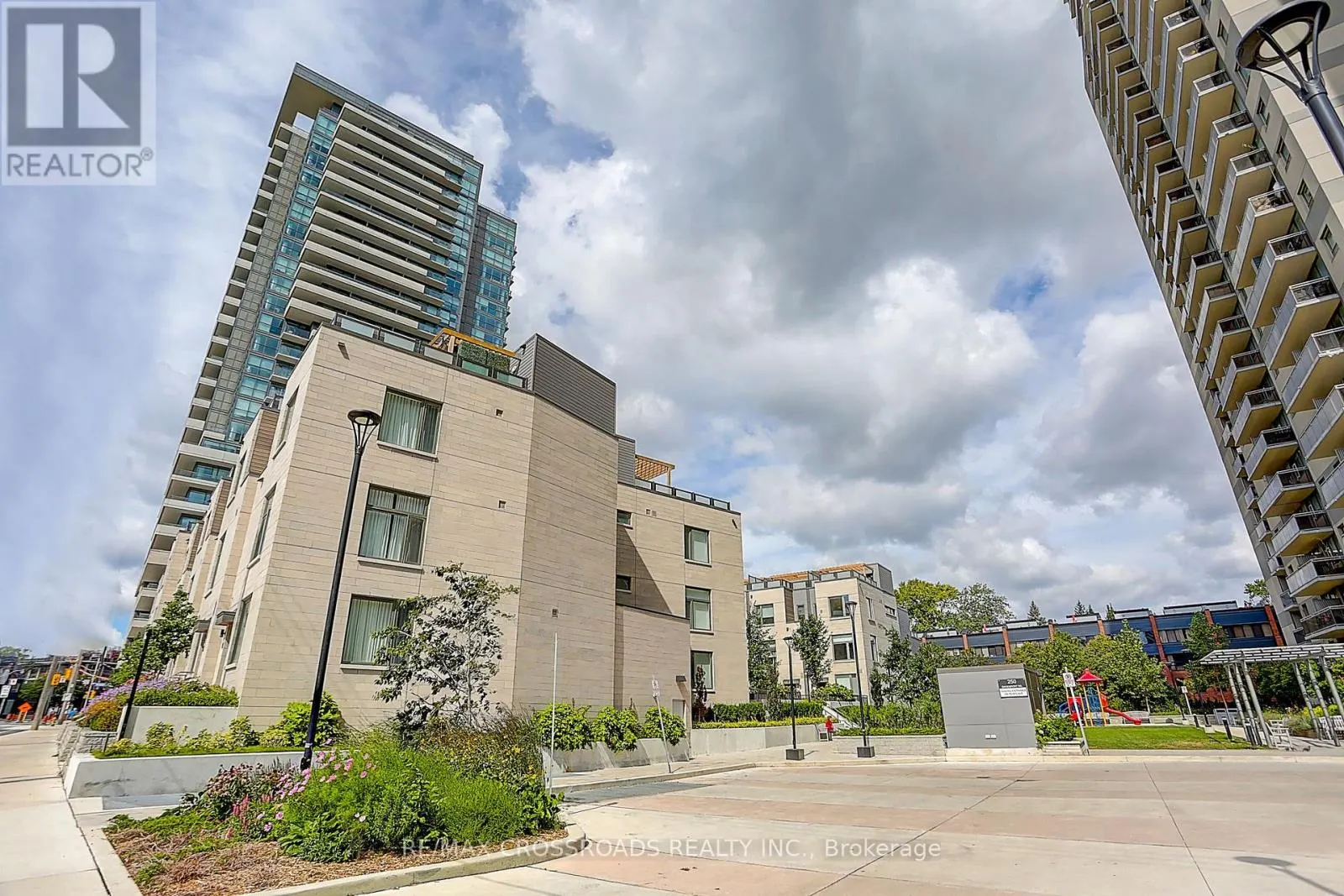 TH3 - 270 DAVENPORT ROAD