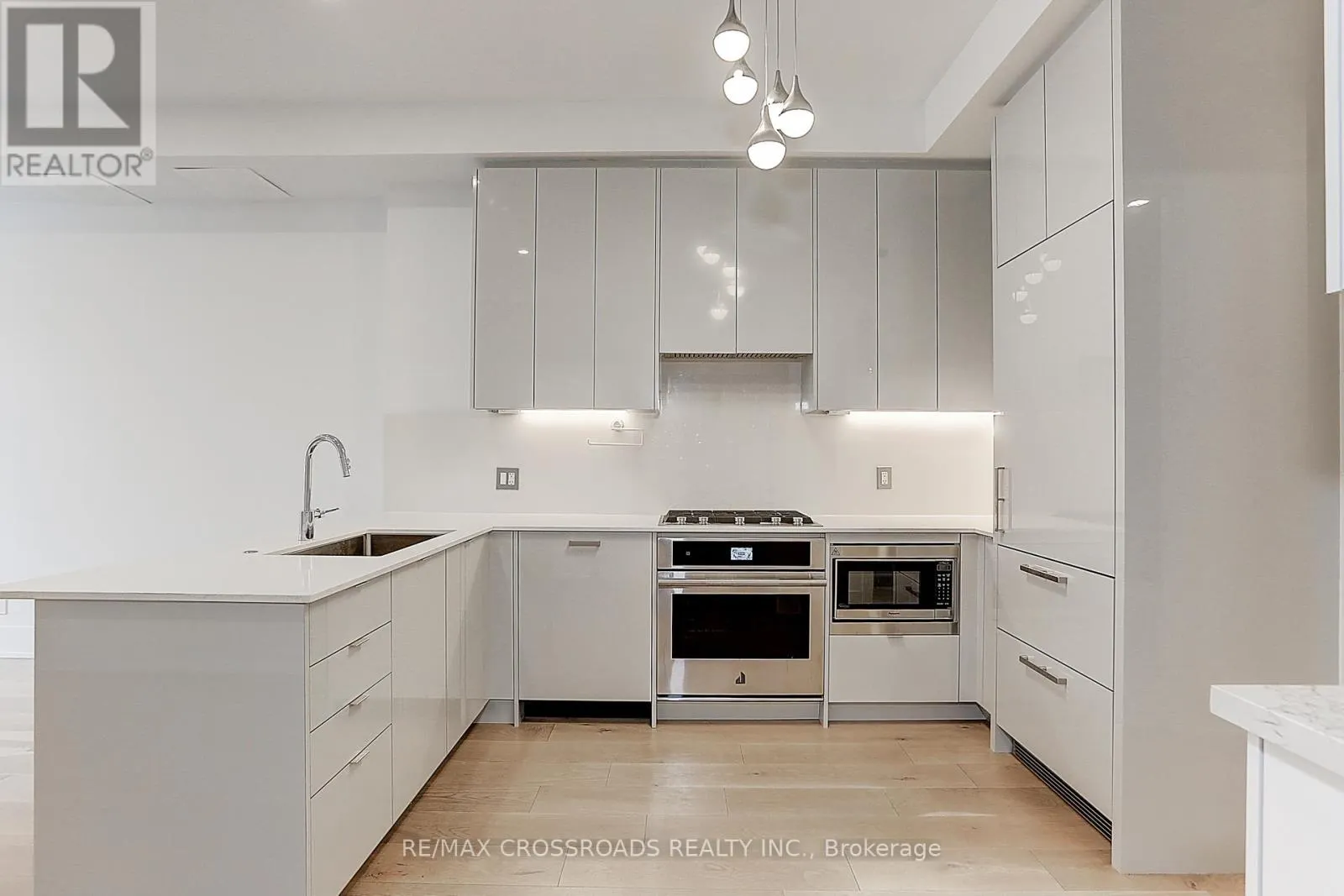 TH3 - 270 DAVENPORT ROAD