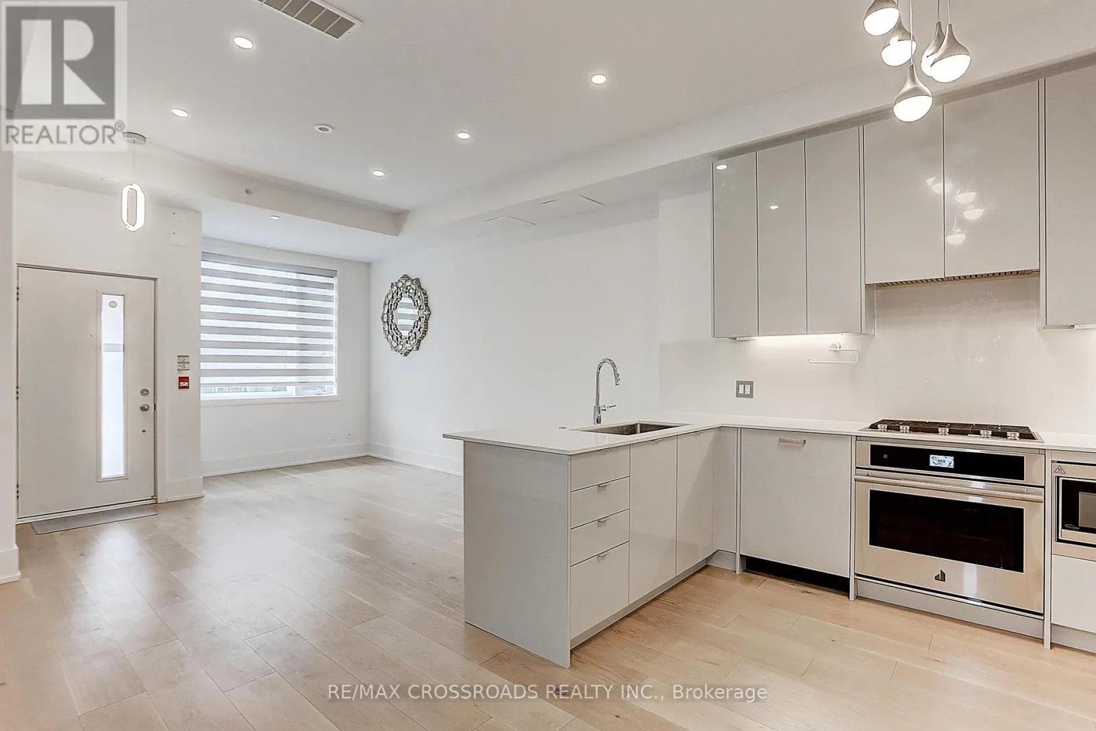 TH3 - 270 DAVENPORT ROAD
