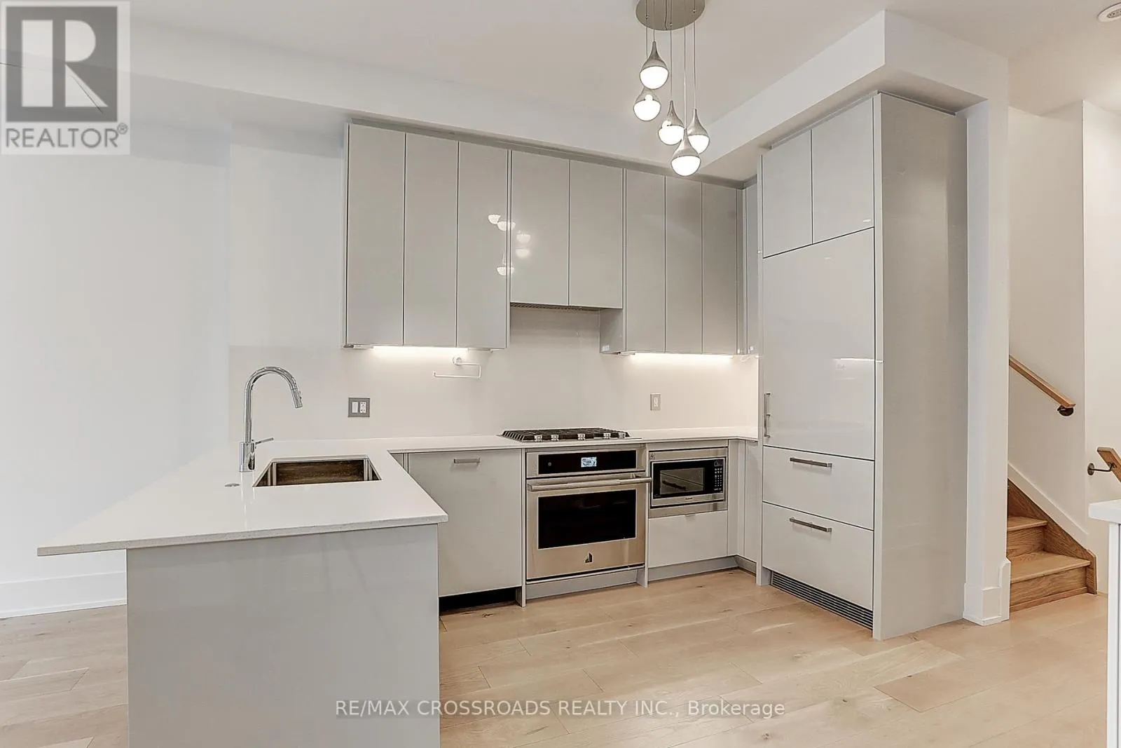 TH3 - 270 DAVENPORT ROAD