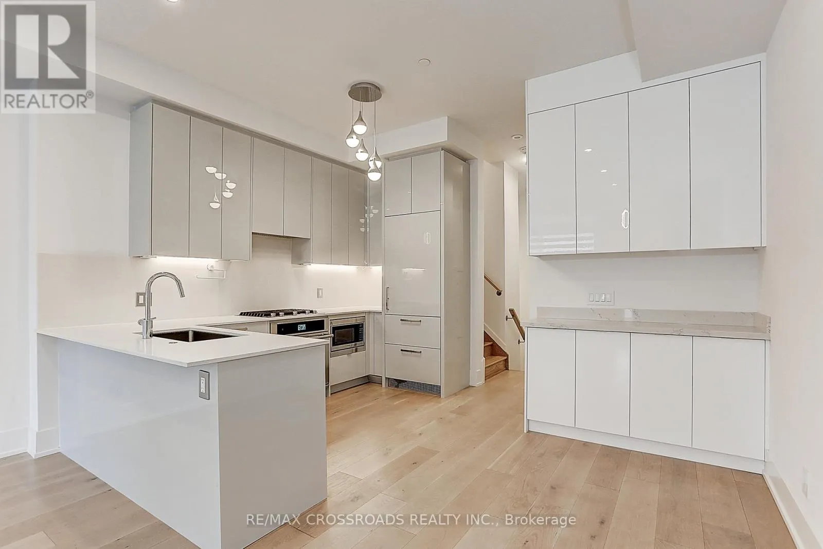 TH3 - 270 DAVENPORT ROAD