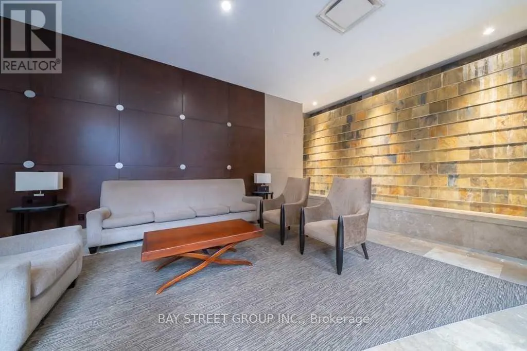 1107 - 5 NORTHTOWN WAY