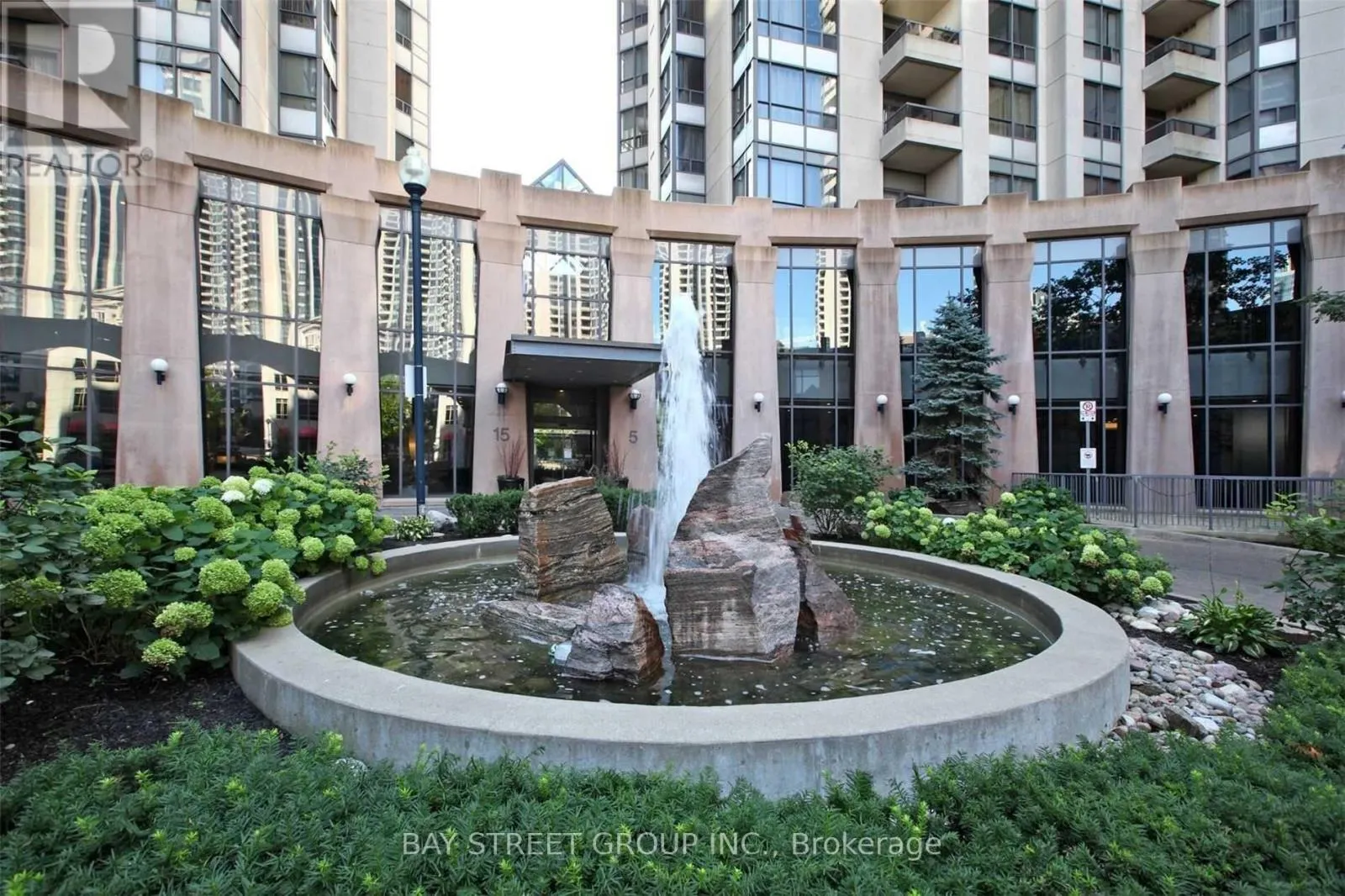 1107 - 5 NORTHTOWN WAY