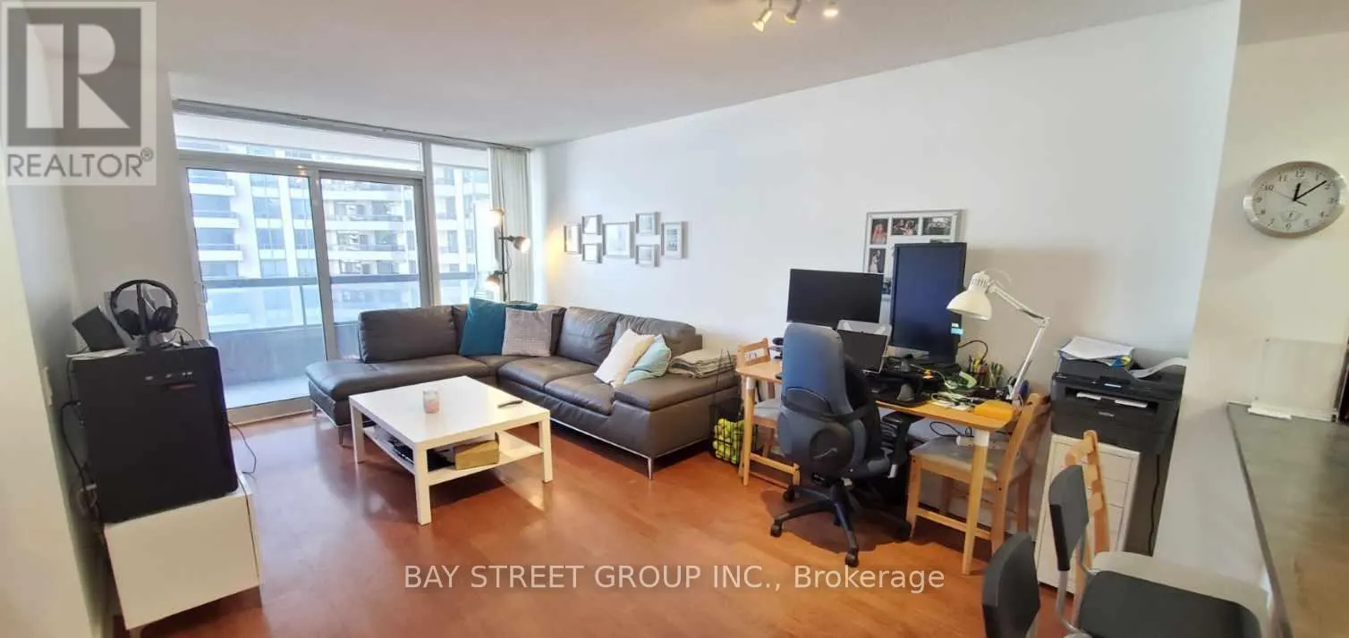 1107 - 5 NORTHTOWN WAY