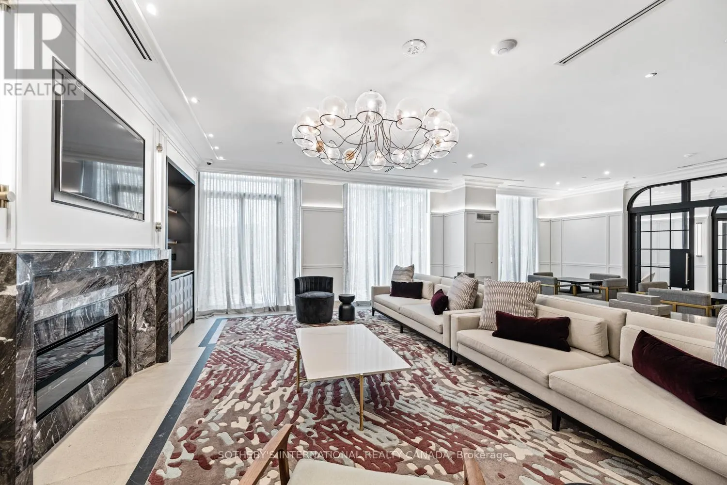 1109 - 30 INN ON THE PARK DRIVE