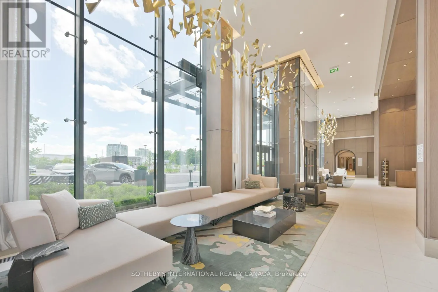 1109 - 30 INN ON THE PARK DRIVE
