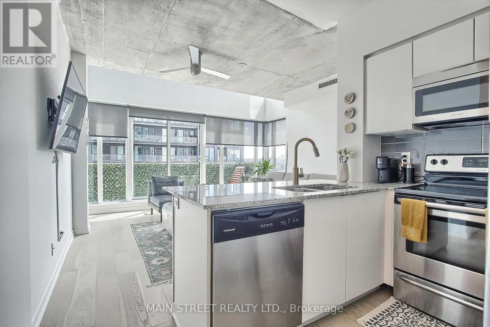 1213 - 150 EAST LIBERTY STREET
