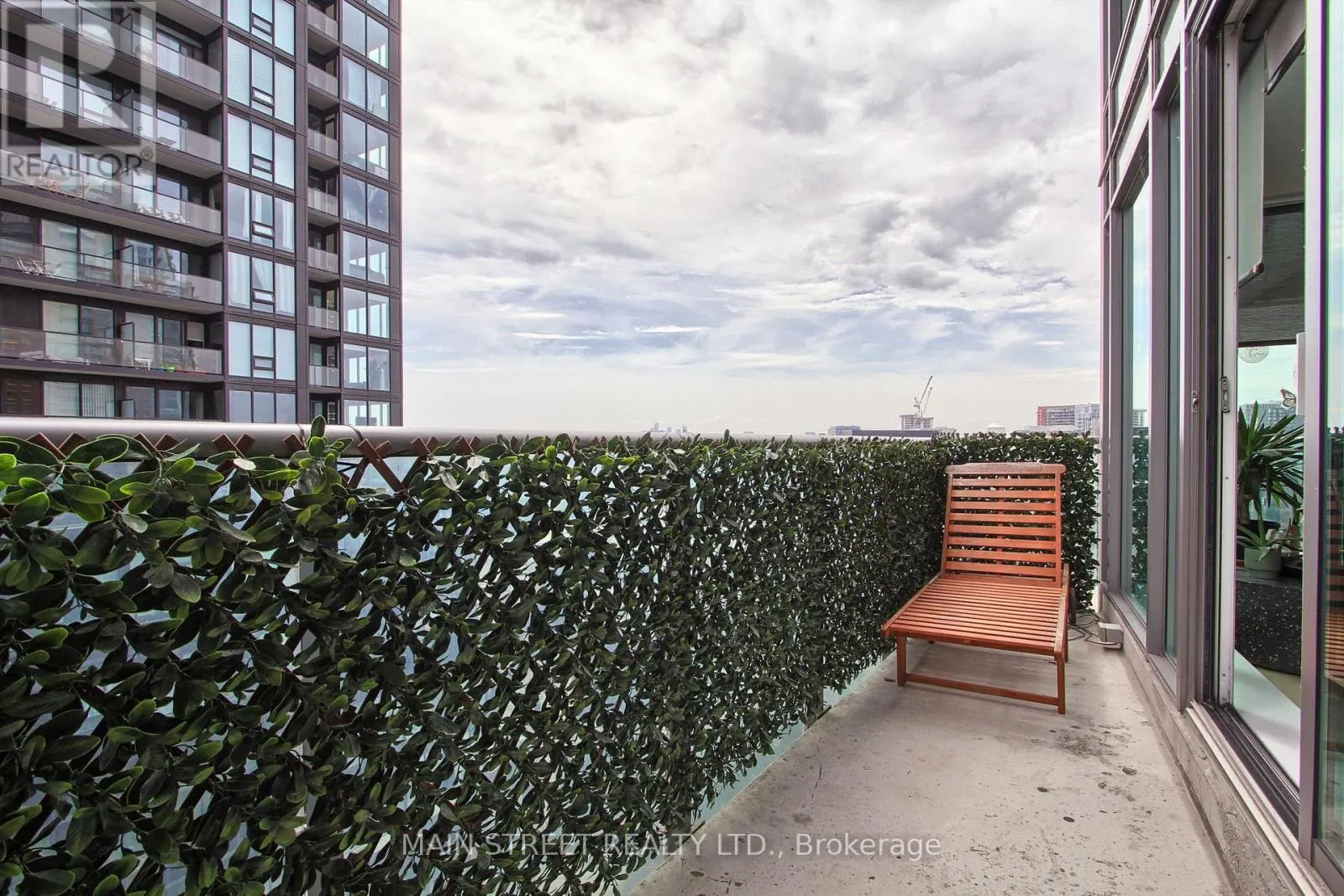 1213 - 150 EAST LIBERTY STREET