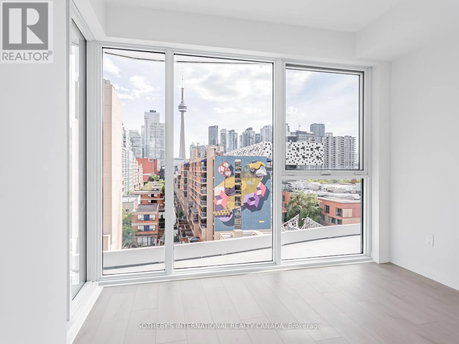 610 - 292 DUNDAS STREET W