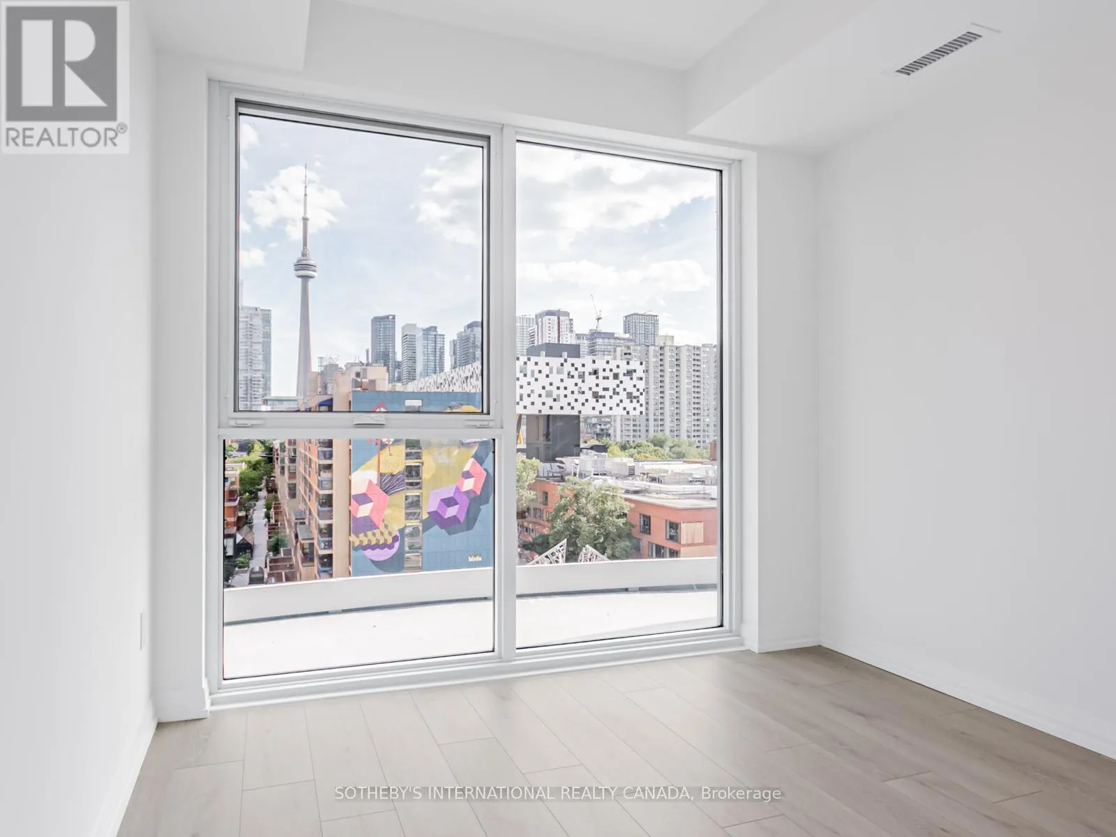 610 - 292 DUNDAS STREET W