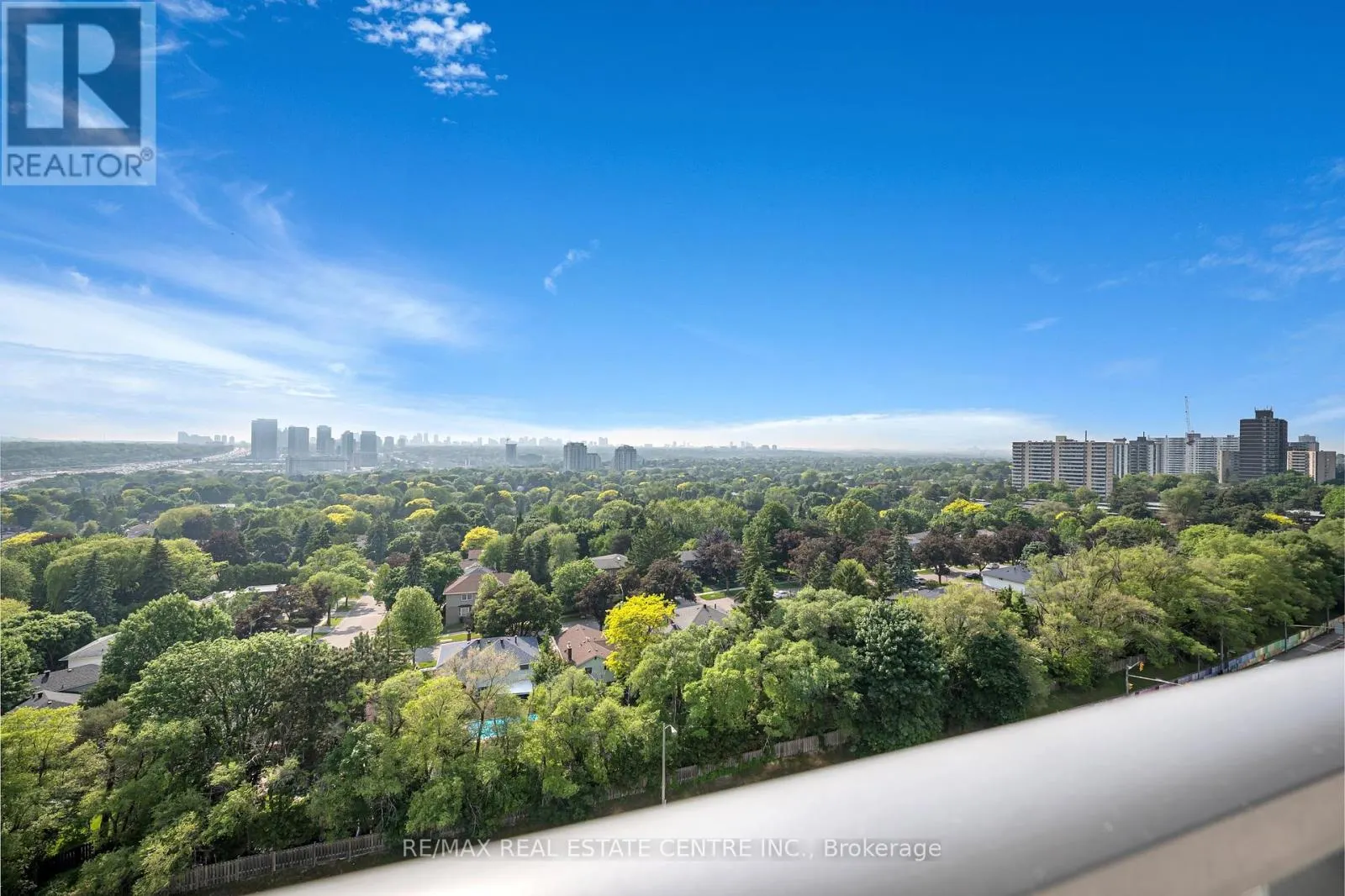 805 - 36 FOREST MANOR ROAD