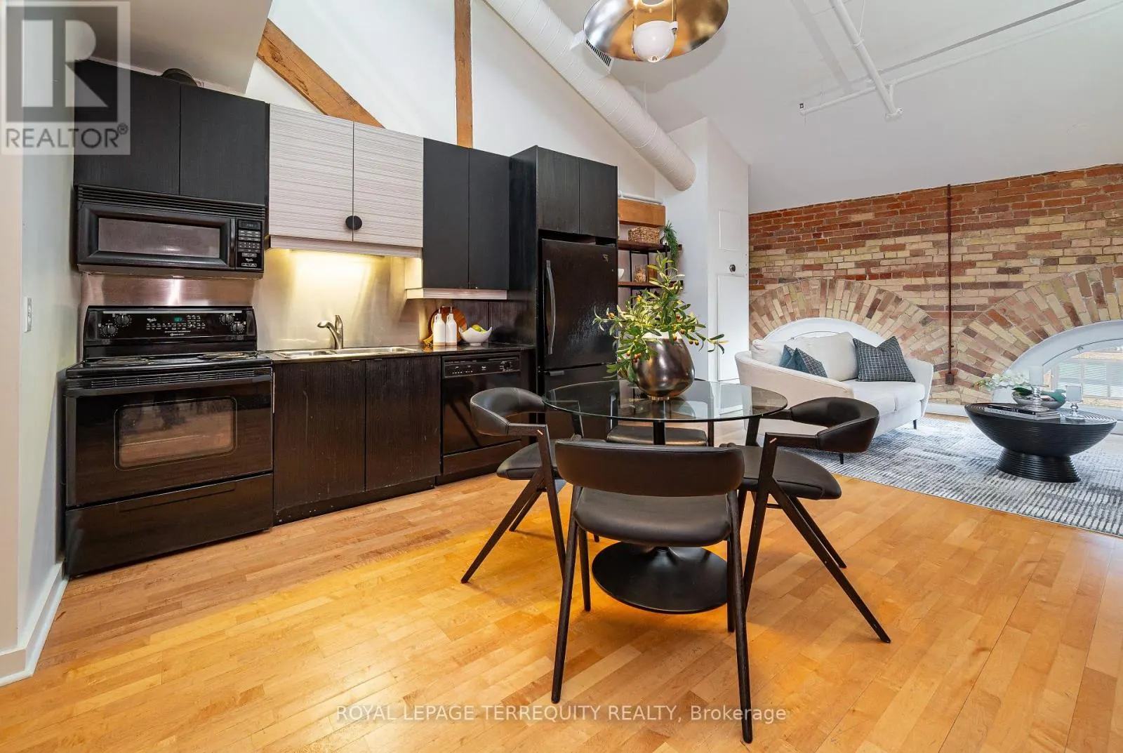 409 - 81 FRONT STREET E