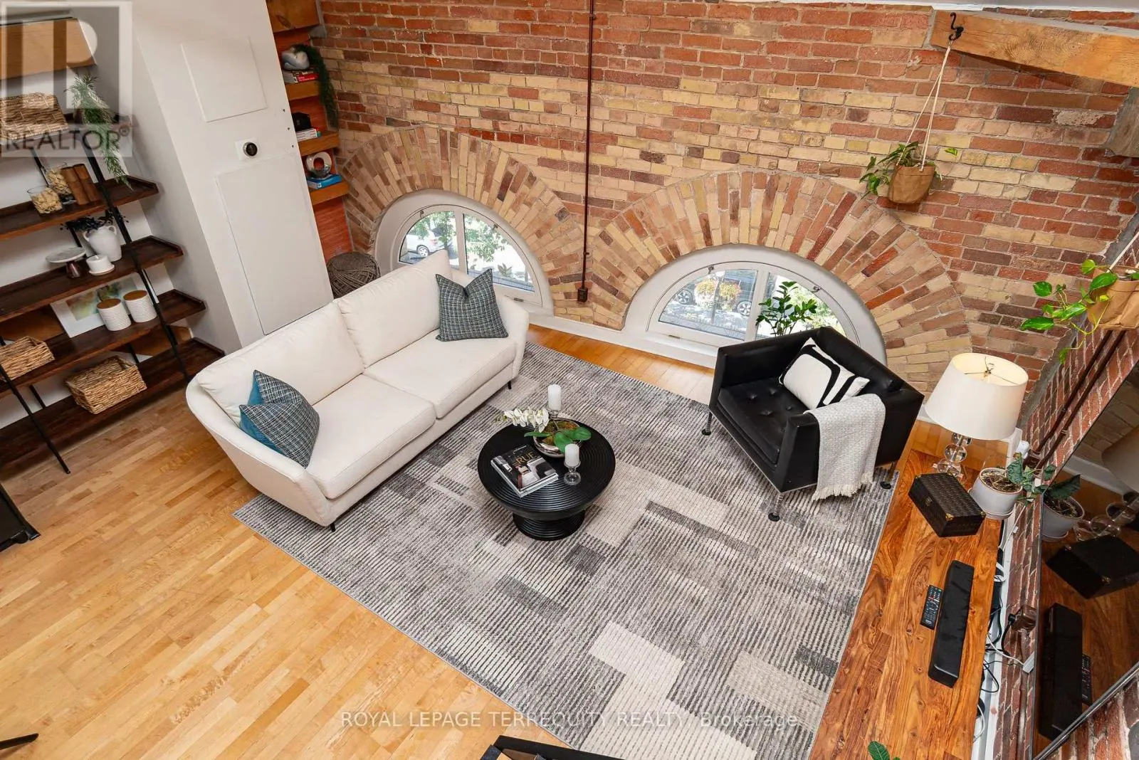 409 - 81 FRONT STREET E