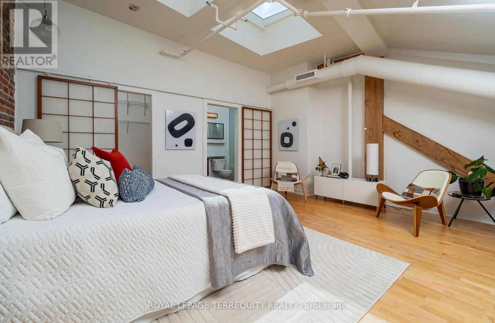 409 - 81 FRONT STREET E
