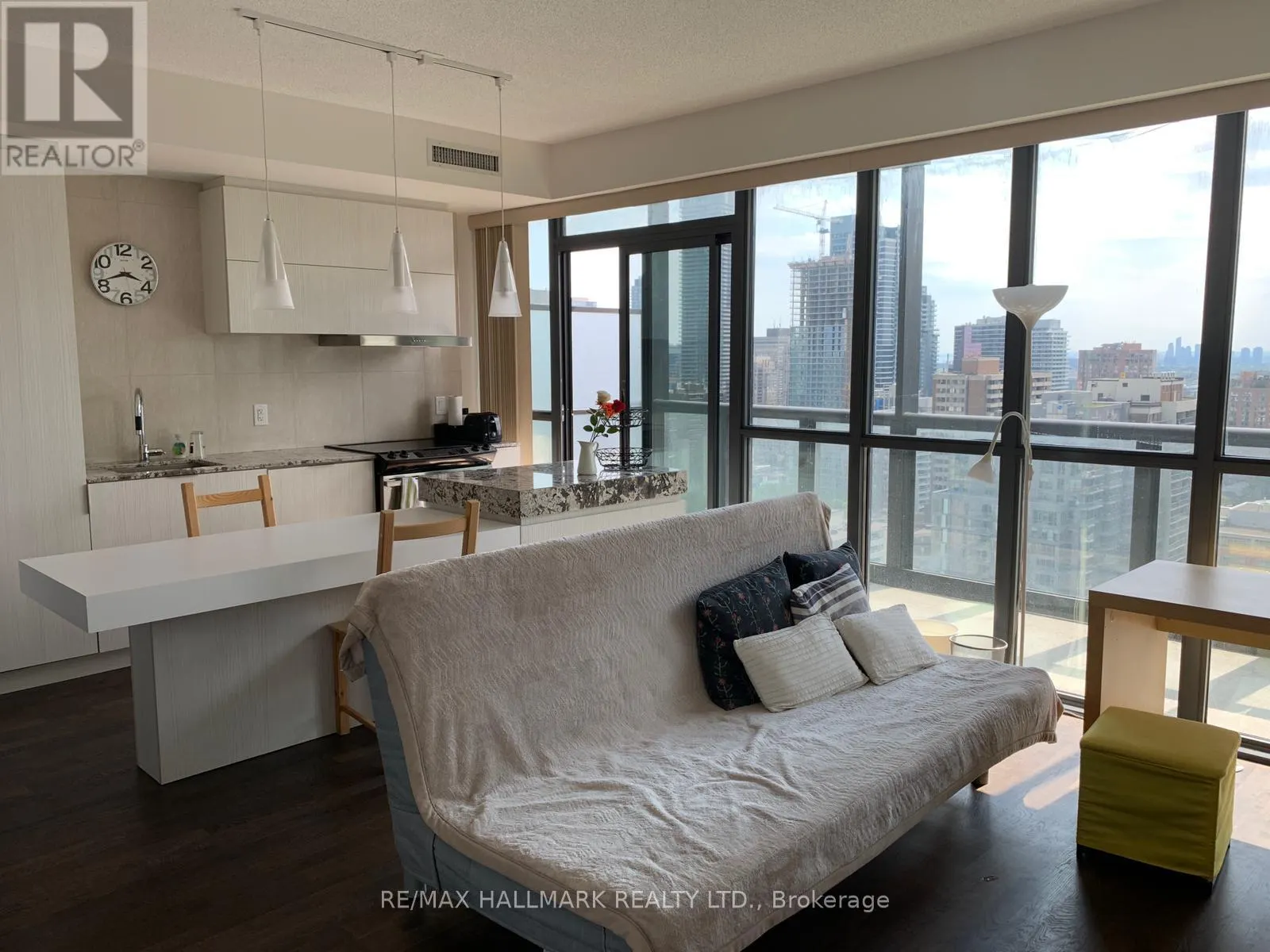 2505 - 101 CHARLES STREET E
