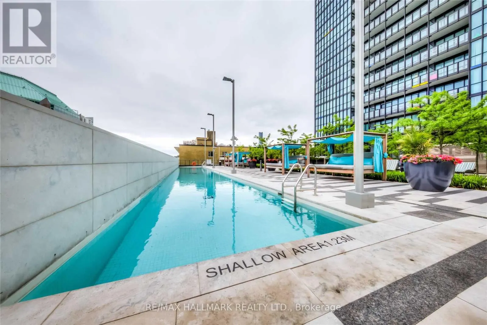 2505 - 101 CHARLES STREET E