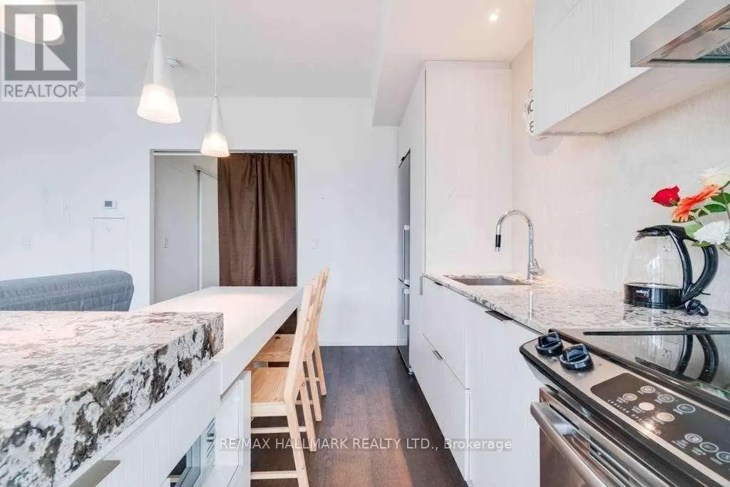 2505 - 101 CHARLES STREET E