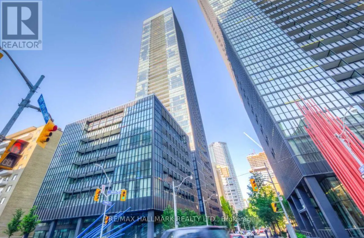 2505 - 101 CHARLES STREET E