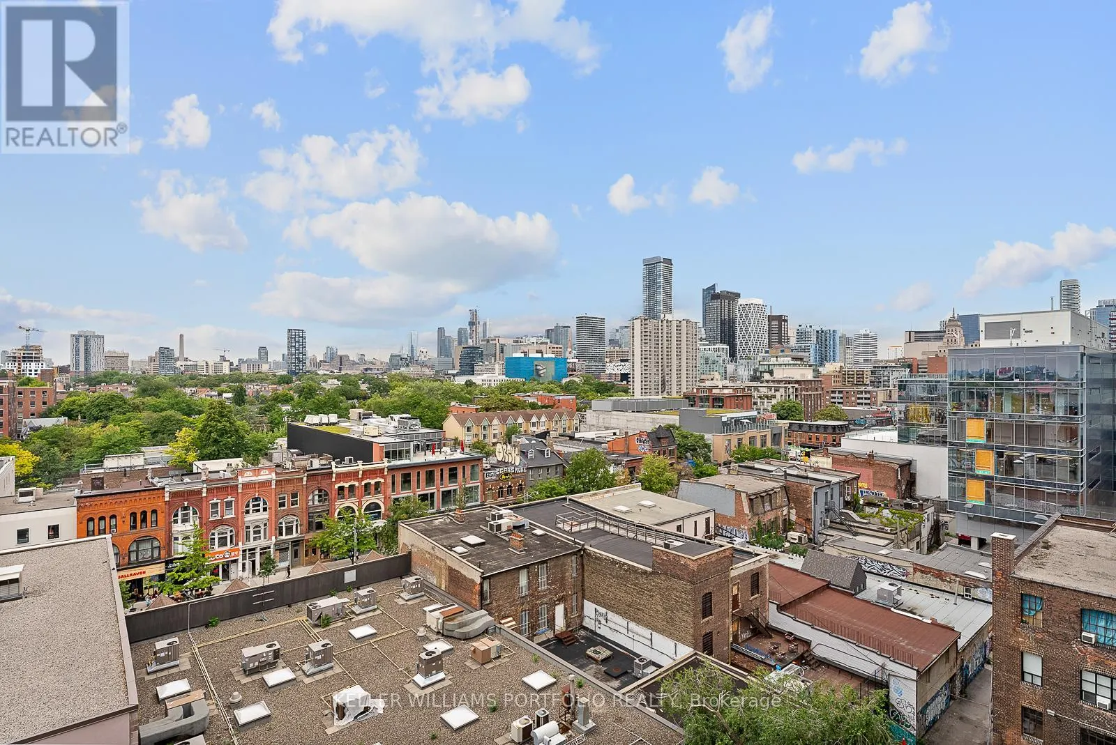 918 - 388 RICHMOND STREET W