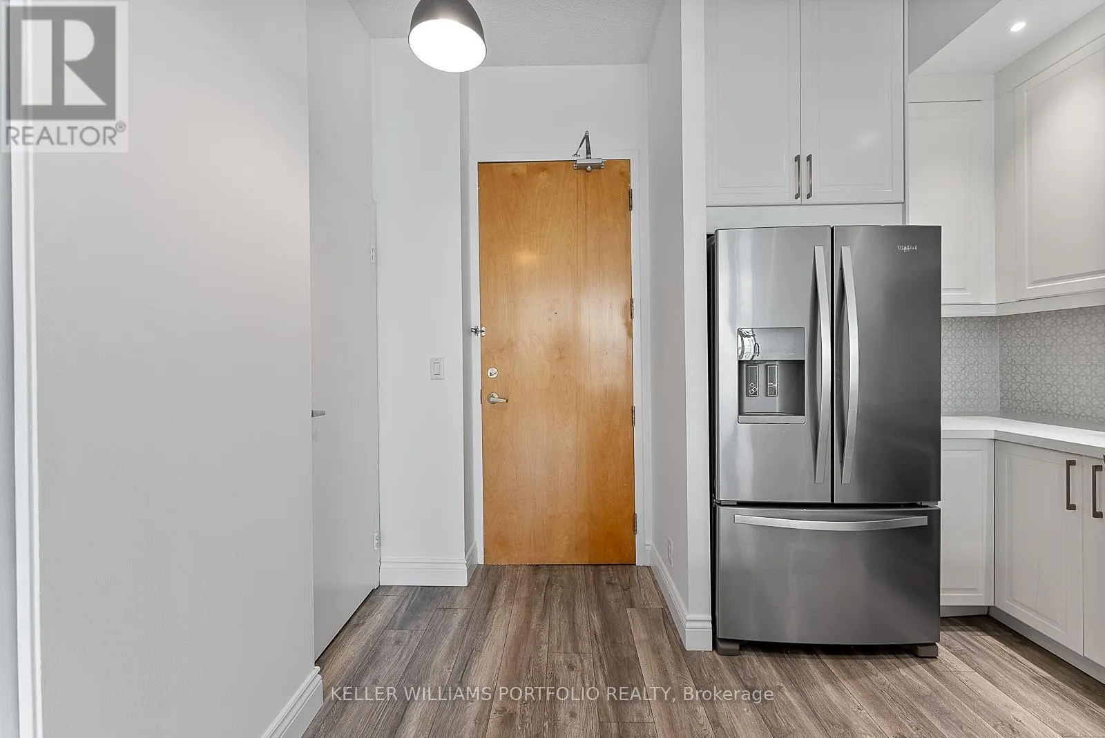 918 - 388 RICHMOND STREET W
