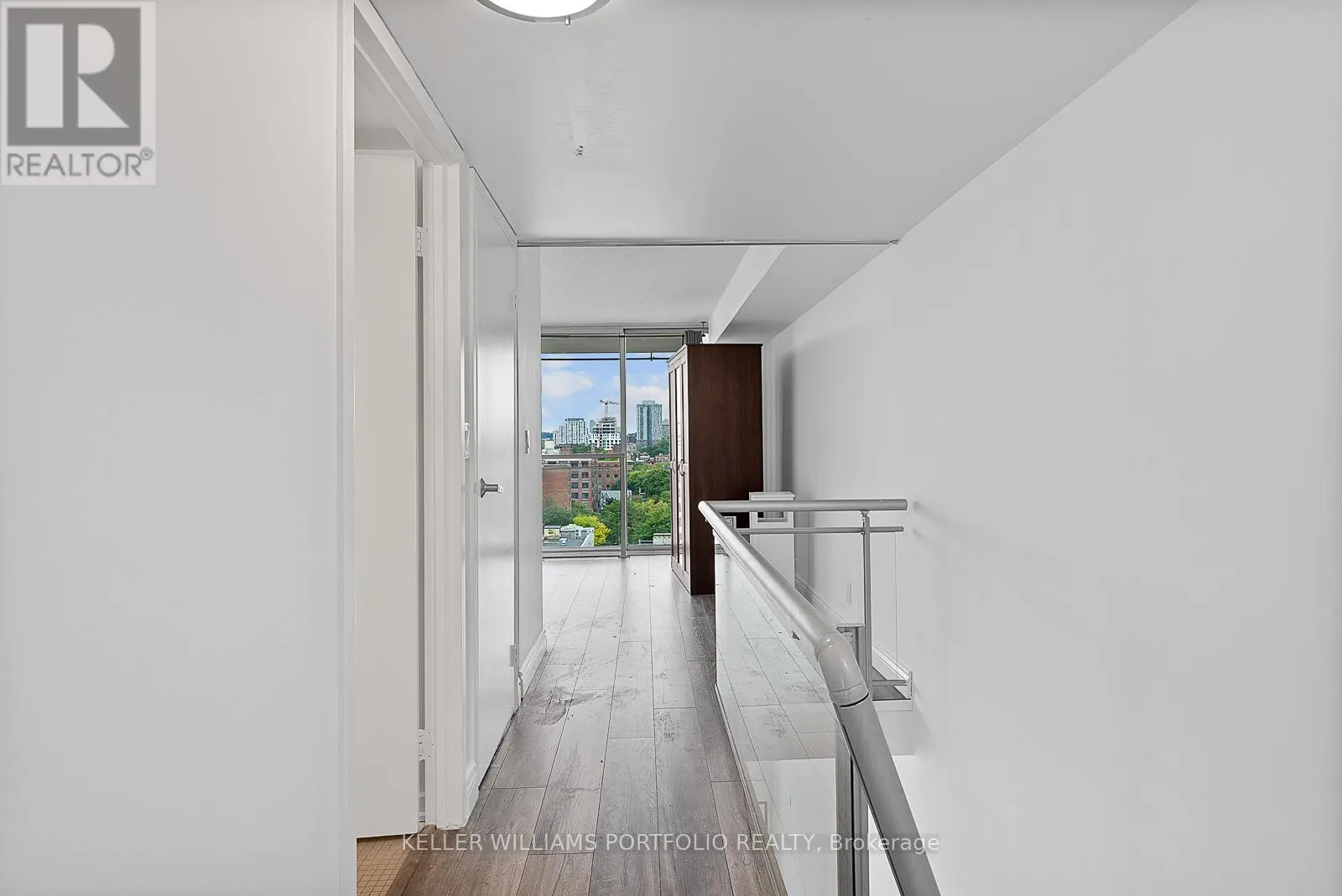 918 - 388 RICHMOND STREET W