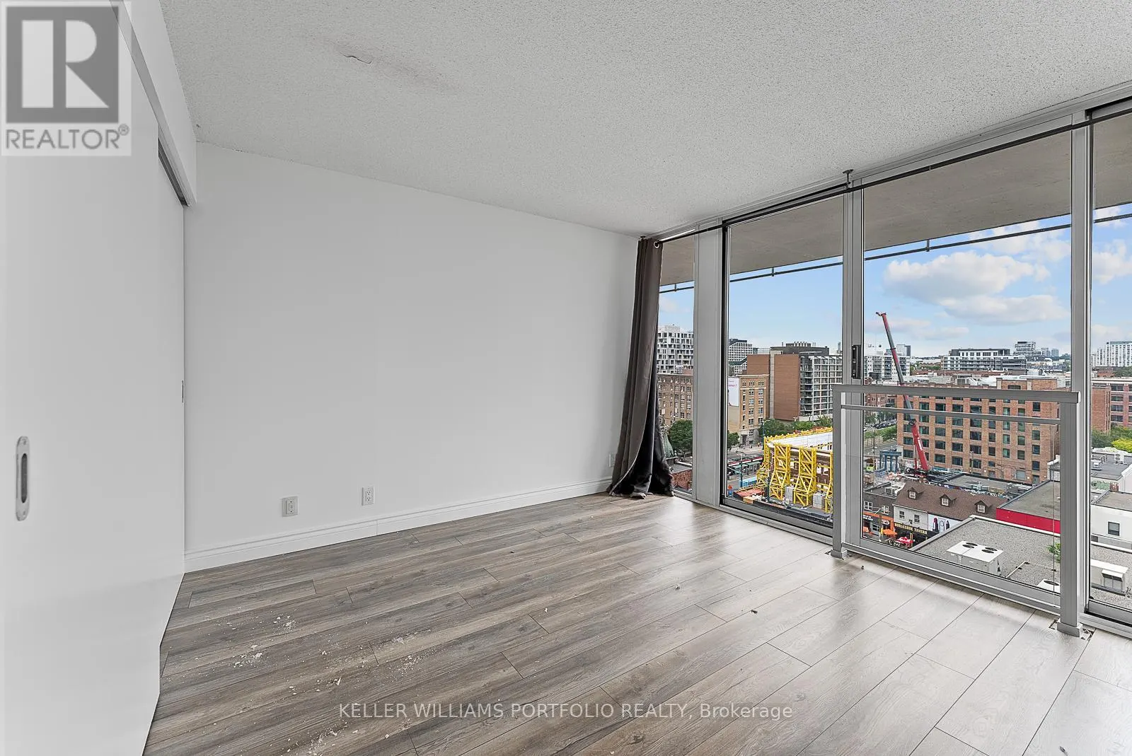 918 - 388 RICHMOND STREET W