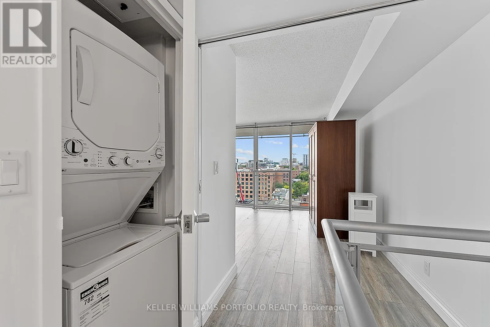 918 - 388 RICHMOND STREET W