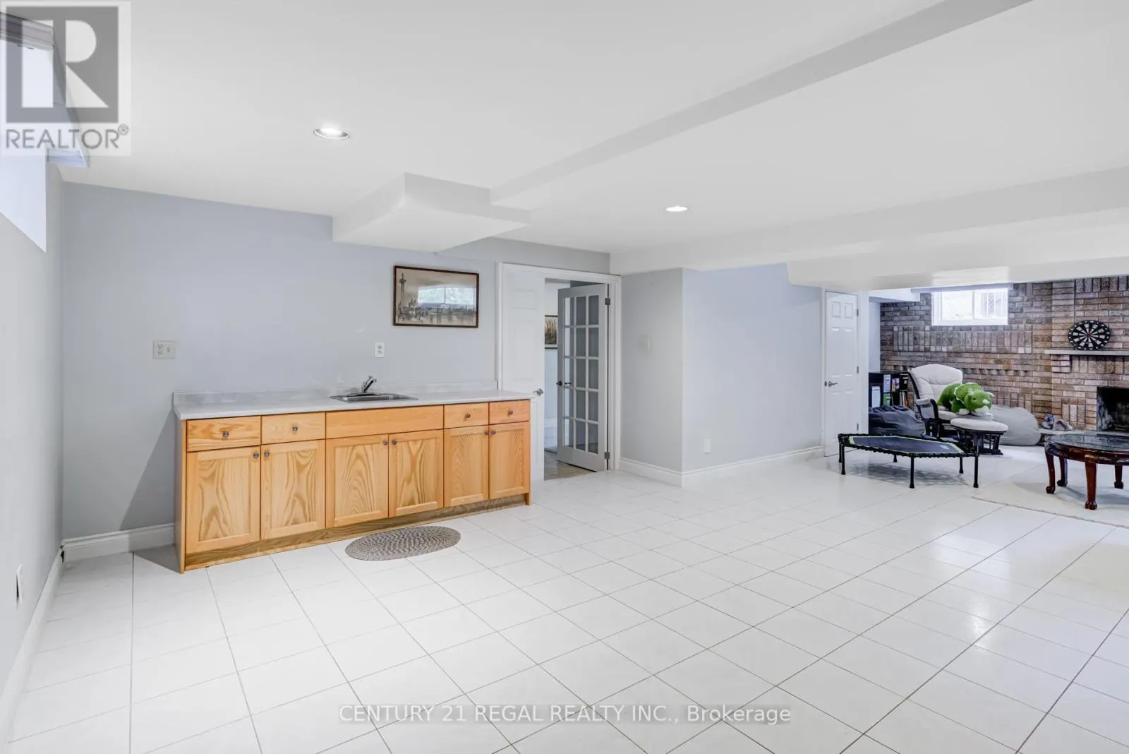 52 RANEE AVENUE