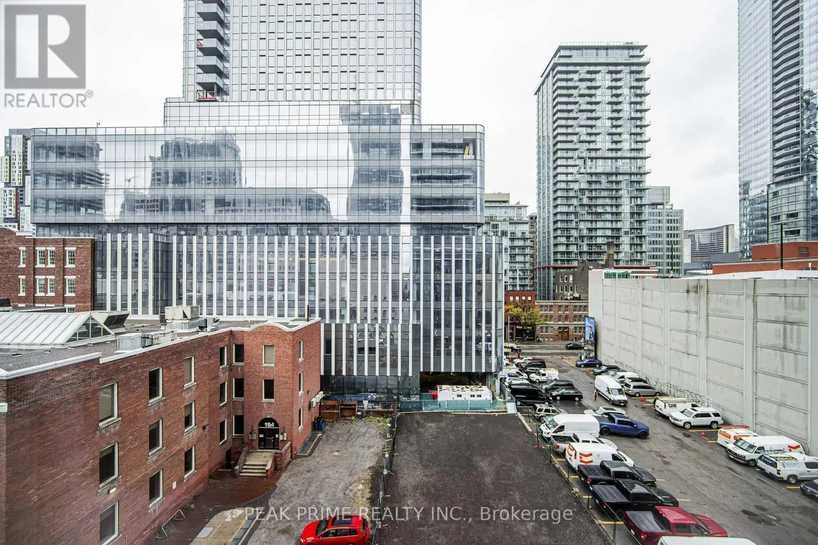 501 - 224 KING STREET W