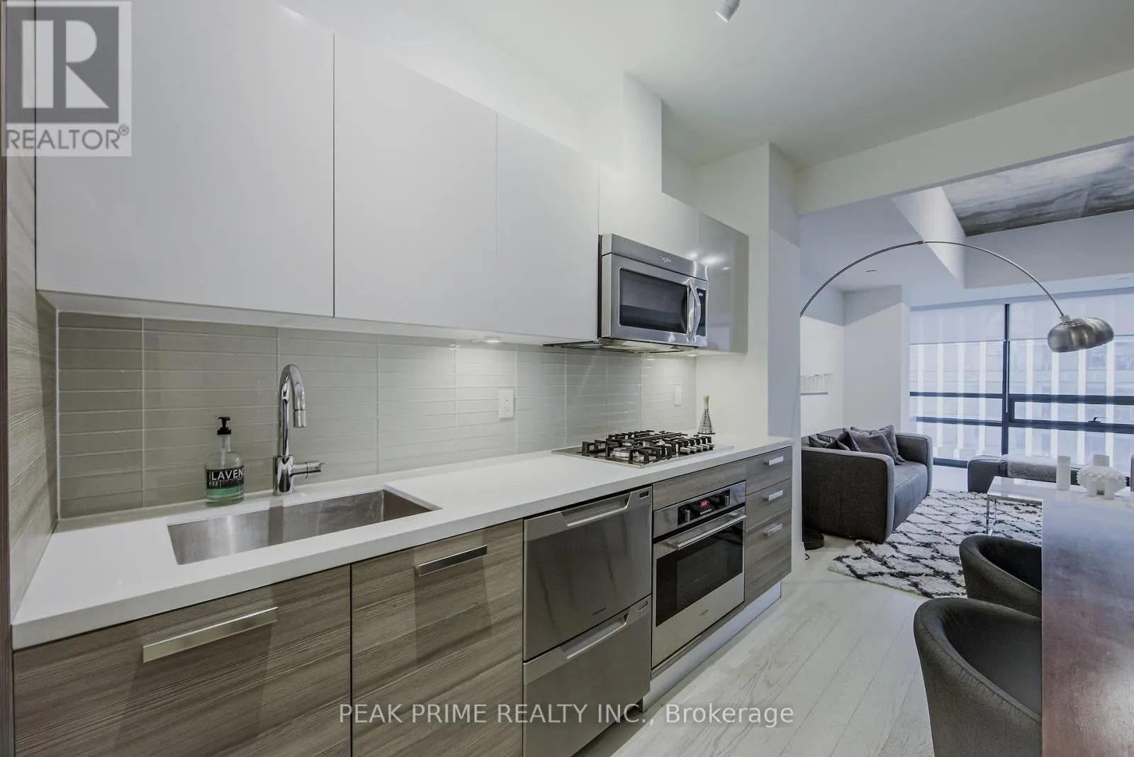 501 - 224 KING STREET W