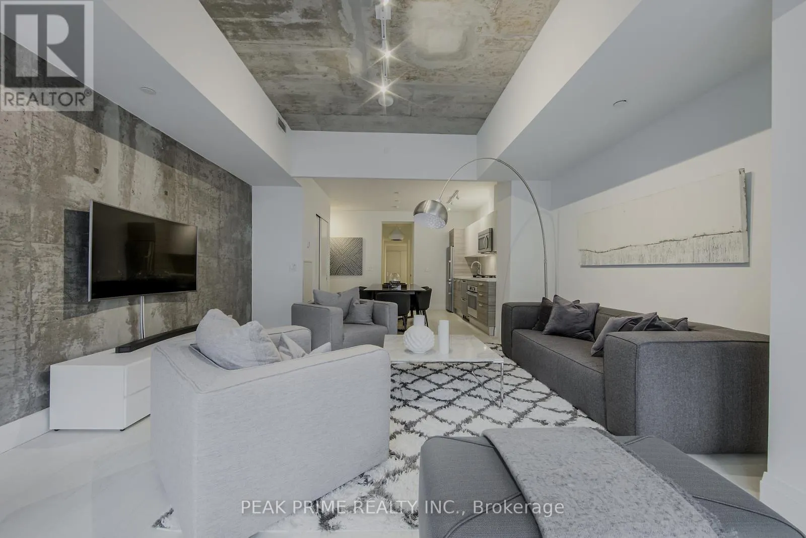 501 - 224 KING STREET W
